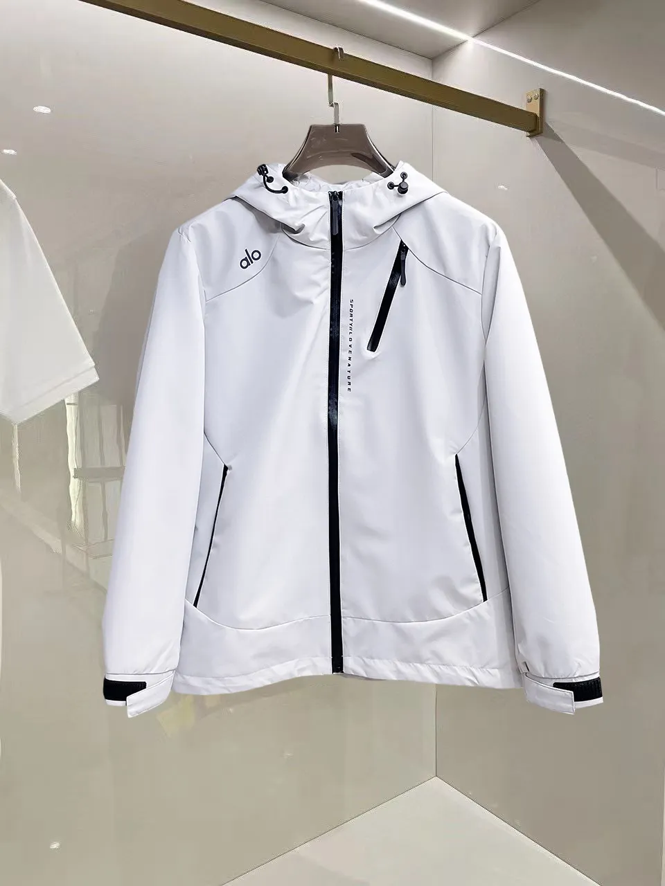 alo official website Same Style, complete with three labels, on sale in advance. 2026 Autumn and Winter New Arrival men's jacket, reversible Original with complete three labels. Premium version. Customized fabrics at the counter. Breathable, high comfort, impeccable details, brand element design concept, reflecting high quality. It feels delicate and soft, presents a casual cut, and has a great upper body shape. Sizes: M～3XL,