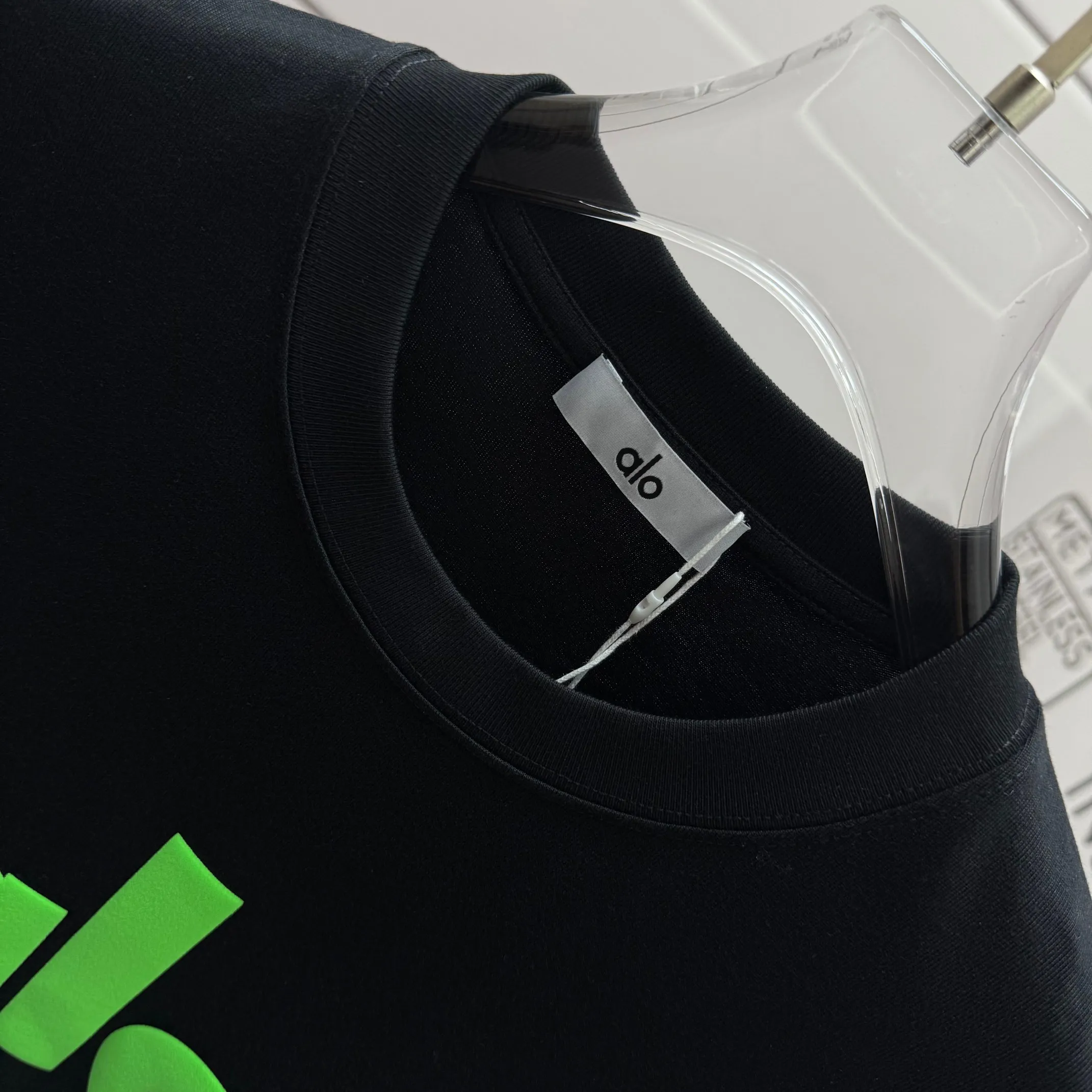 # 85 Alo*2026 spring and summer style Classic simple letter foaming technology Personalized logo Customized double yarn plain cotton fabric Short-sleeved T-shirt Men and women Same Style Color: Black White Angora Red Light Yellow Size: S (90-130 pounds) M (120-150 pounds) L (140-165 pounds) XL (160-180 pounds) XXL (180 kilograms)