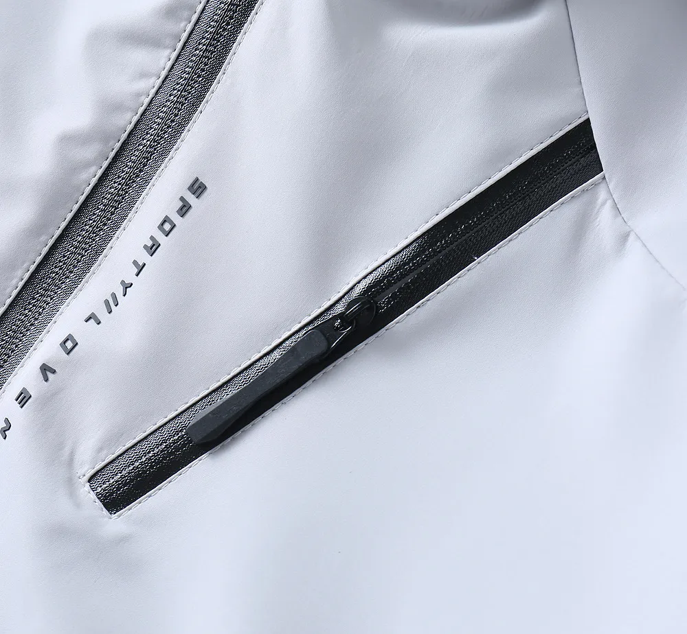 alo official website Same Style, complete with three labels, on sale in advance. 2026 Autumn and Winter New Arrival men's jacket, with Original three labels, Premium version. Customized fabrics at the counter. Breathable, high comfort, impeccable details, brand element design concept, reflecting high quality. It feels delicate and soft, presents a casual cut, and has a great upper body shape. Sizes: M～3XL