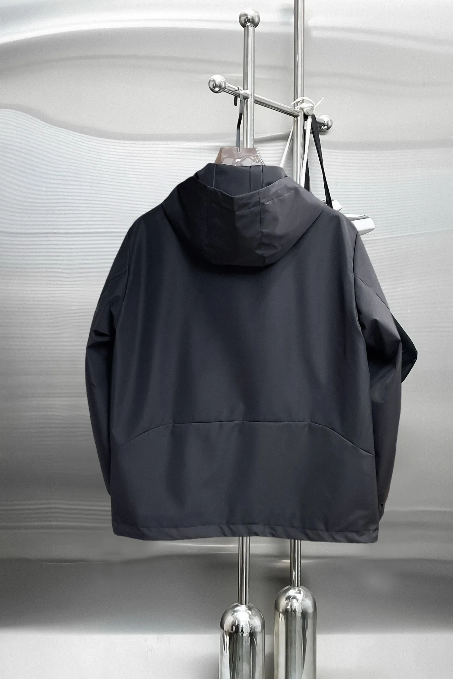 alo official website Same Style, complete with three labels, on sale in advance. 2026 Autumn and Winter New Arrival men's jacket, reversible Original with complete three labels. Premium version. Customized fabrics at the counter. Breathable, high comfort, impeccable details, brand element design concept, reflecting high quality. It feels delicate and soft, presents a casual cut, and has a great upper body shape. Sizes: M～3XL,
