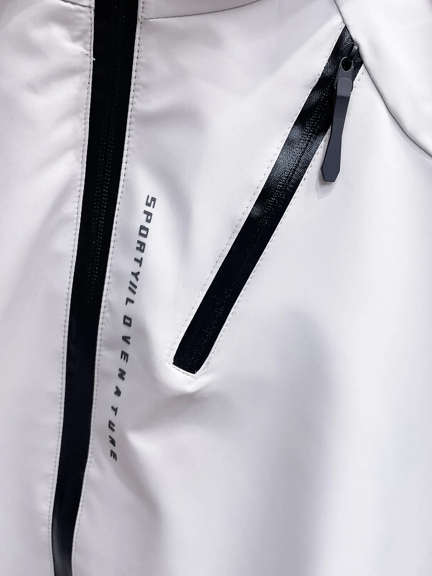 alo official website Same Style, complete with three labels, on sale in advance. 2026 Autumn and Winter New Arrival men's jacket, reversible Original with complete three labels. Premium version. Customized fabrics at the counter. Breathable, high comfort, impeccable details, brand element design concept, reflecting high quality. It feels delicate and soft, presents a casual cut, and has a great upper body shape. Sizes: M～3XL,
