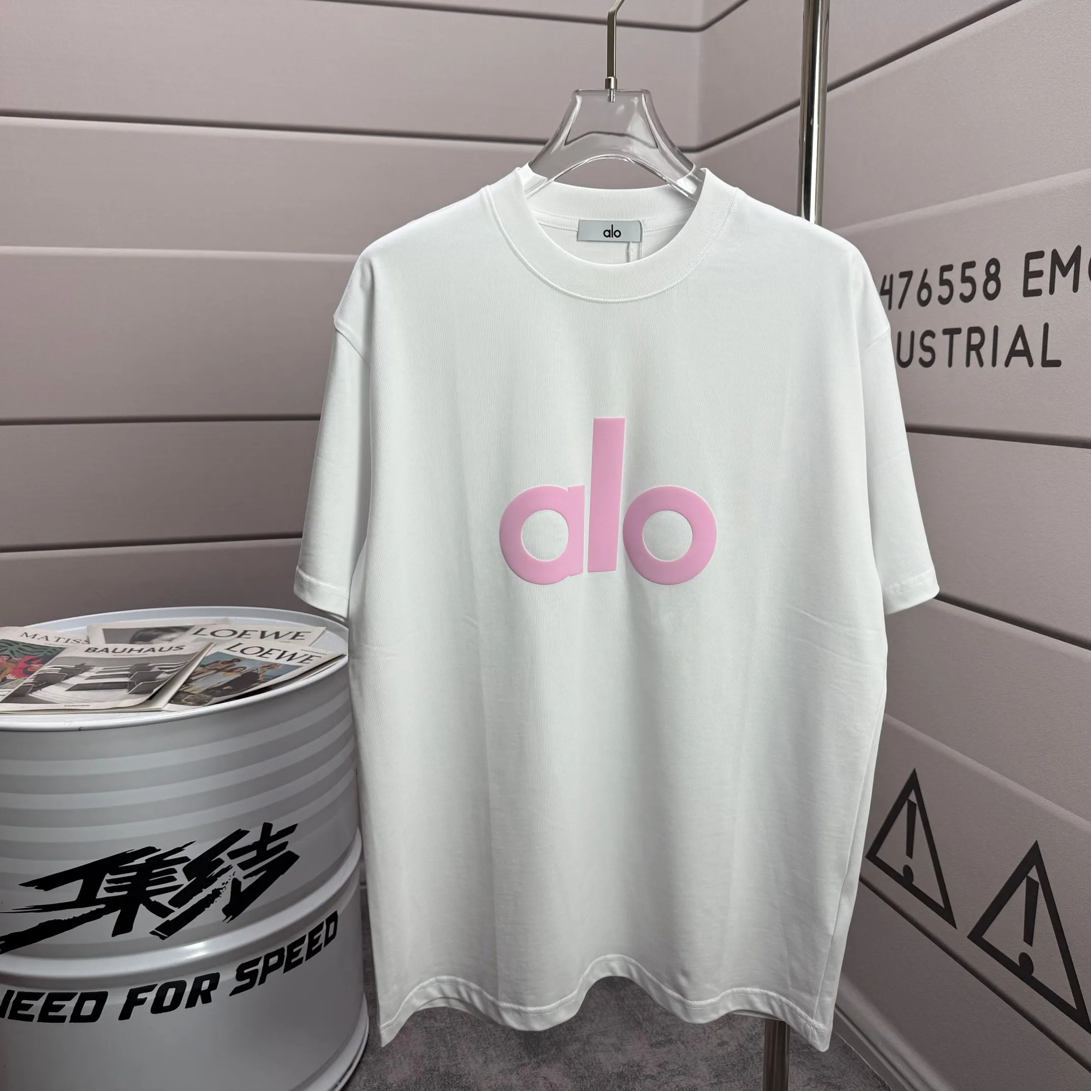 # 85 Alo*2026 spring and summer style Classic simple letter foaming technology Personalized logo Customized double yarn plain cotton fabric Short-sleeved T-shirt Men and women Same Style Color: Black White Angora Red Light Yellow Size: S (90-130 pounds) M (120-150 pounds) L (140-165 pounds) XL (160-180 pounds) XXL (180 kilograms)