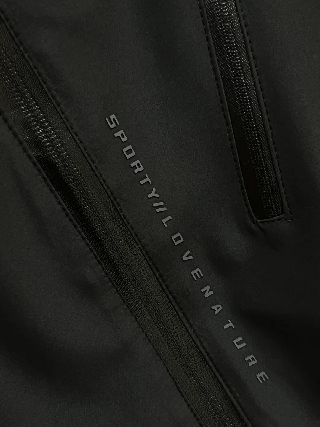 alo 2026 Autumn and Winter New Arrival🧊 Men's hooded jacket, Original three-standard Premium version, counter-customized fabrics, Breathable, high comfort, impeccable details, brand element design concept, reflecting high quality. It feels delicate and soft, presents a casual cut, and has a great upper body shape. Sizes: M～3XL