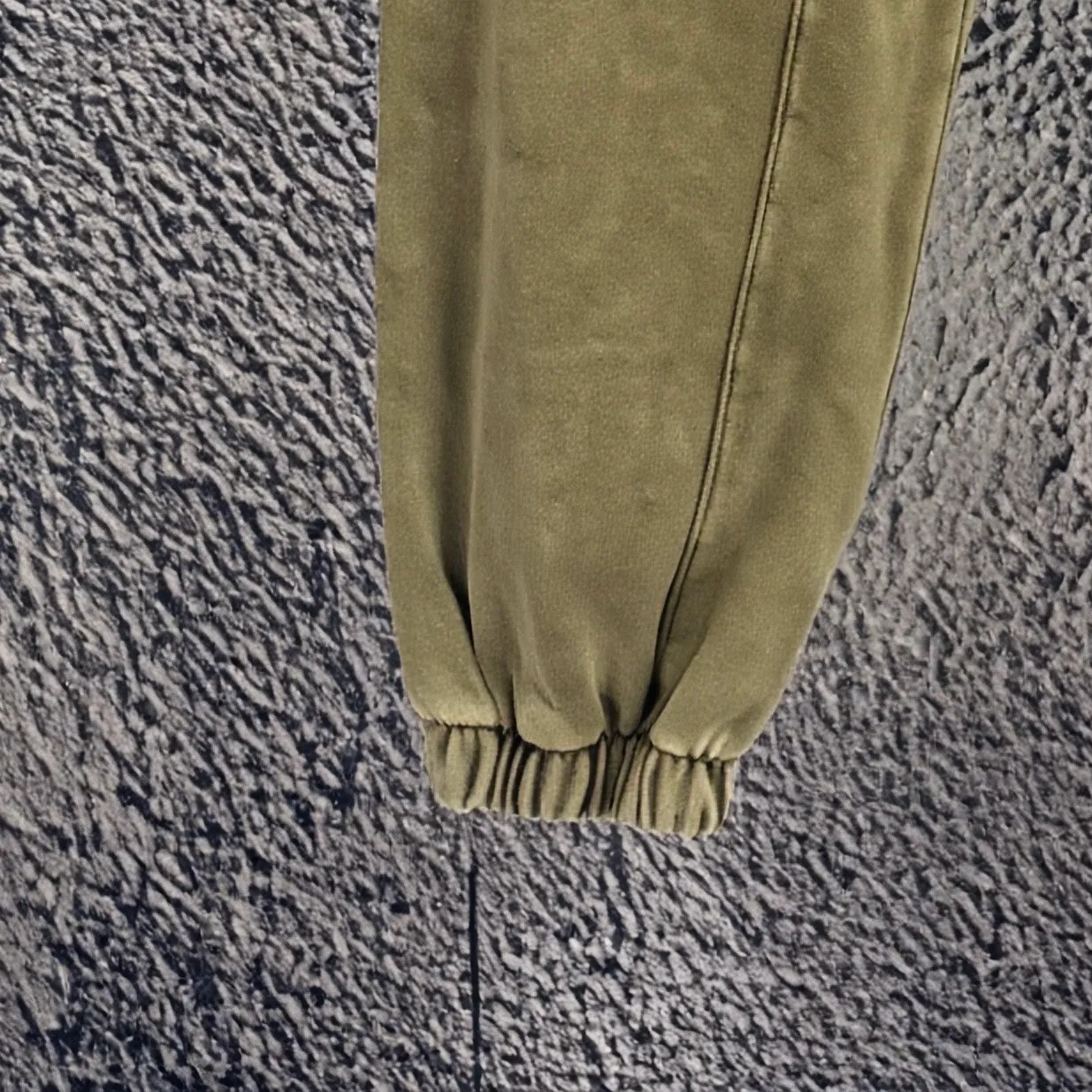 "𝙉𝙚𝙬⚜️alo" 2026 Autumn and Winter New Arrival sweatpants 100% cotton distressed fried snowflake micro-stamp Color: Black Gray Green coffee Sizes: S M L XL XXL