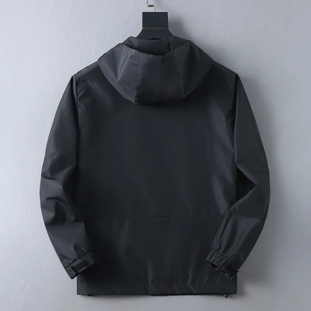 alo official website Same Style, complete with three labels, on sale in advance. Spring 2026 New Arrival men's jacket, complete with Original three labels. Premium version. Customized fabrics at the counter. Breathable, high comfort, impeccable details, brand element design concept, reflecting high quality. It feels delicate and soft, presents a casual cut, and has a great upper body shape. Sizes: M～3XL