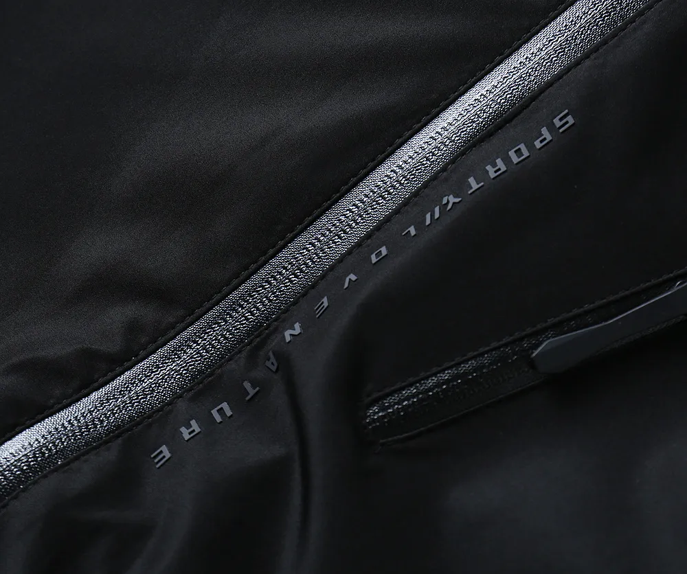 alo official website Same Style, complete with three labels, on sale in advance. Spring 2026 New Arrival men's jacket, complete with Original three labels. Premium version. Customized fabrics at the counter. Breathable, high comfort, impeccable details, brand element design concept, reflecting high quality. It feels delicate and soft, presents a casual cut, and has a great upper body shape. Sizes: M～3XL