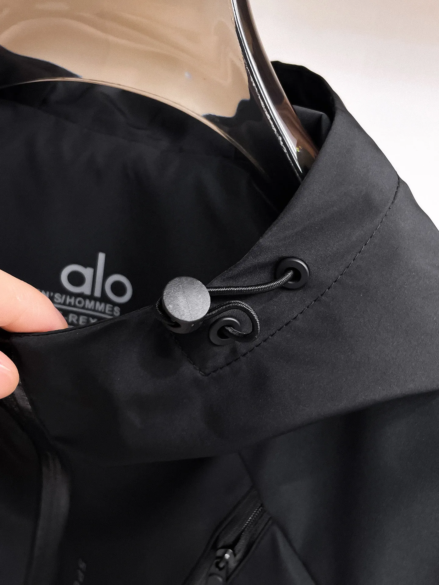 alo official website Same Style, complete with three labels, on sale in advance. 2026 Autumn and Winter New Arrival men's jacket, reversible Original with complete three labels. Premium version. Customized fabrics at the counter. Breathable, high comfort, impeccable details, brand element design concept, reflecting high quality. It feels delicate and soft, presents a casual cut, and has a great upper body shape. Sizes: M～3XL,