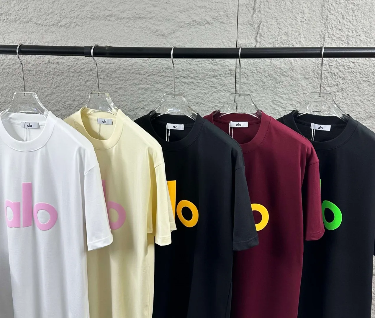 Alo*2026 Spring and Summer New Arrival Classic simple letter three-dimensional foaming process personalized logo custom double yarn plain cotton fabric short-sleeved T-shirt men and women Same Style Color: Black White Apricot Black Angora Red Size: S (90-130 pounds) M (120-150 pounds) L (140-165 pounds) XL (160-180 pounds) XXL (180 kilograms)