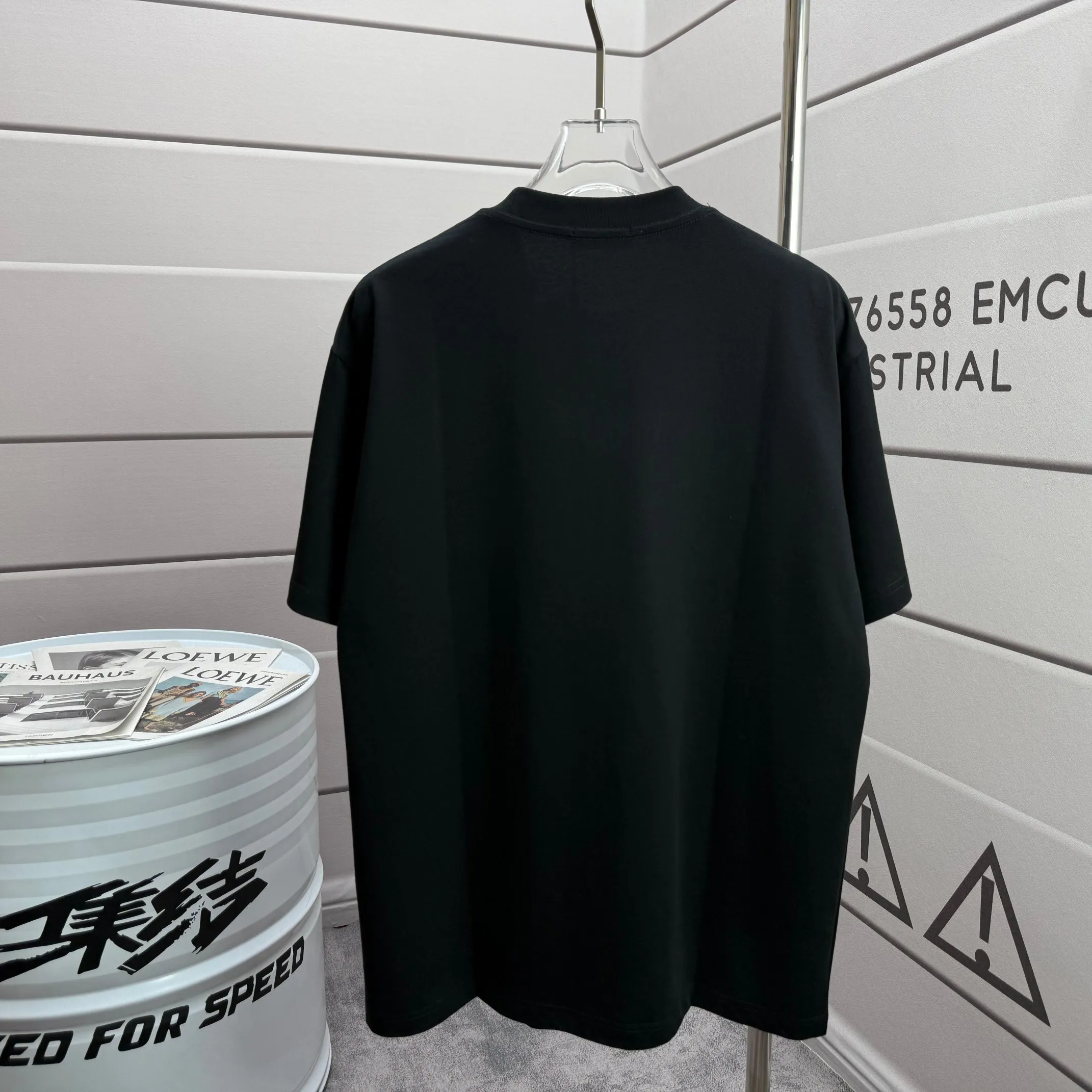 # 85 Alo*2026 spring and summer style Classic simple letter foaming technology Personalized logo Customized double yarn plain cotton fabric Short-sleeved T-shirt Men and women Same Style Color: Black White Angora Red Light Yellow Size: S (90-130 pounds) M (120-150 pounds) L (140-165 pounds) XL (160-180 pounds) XXL (180 kilograms)