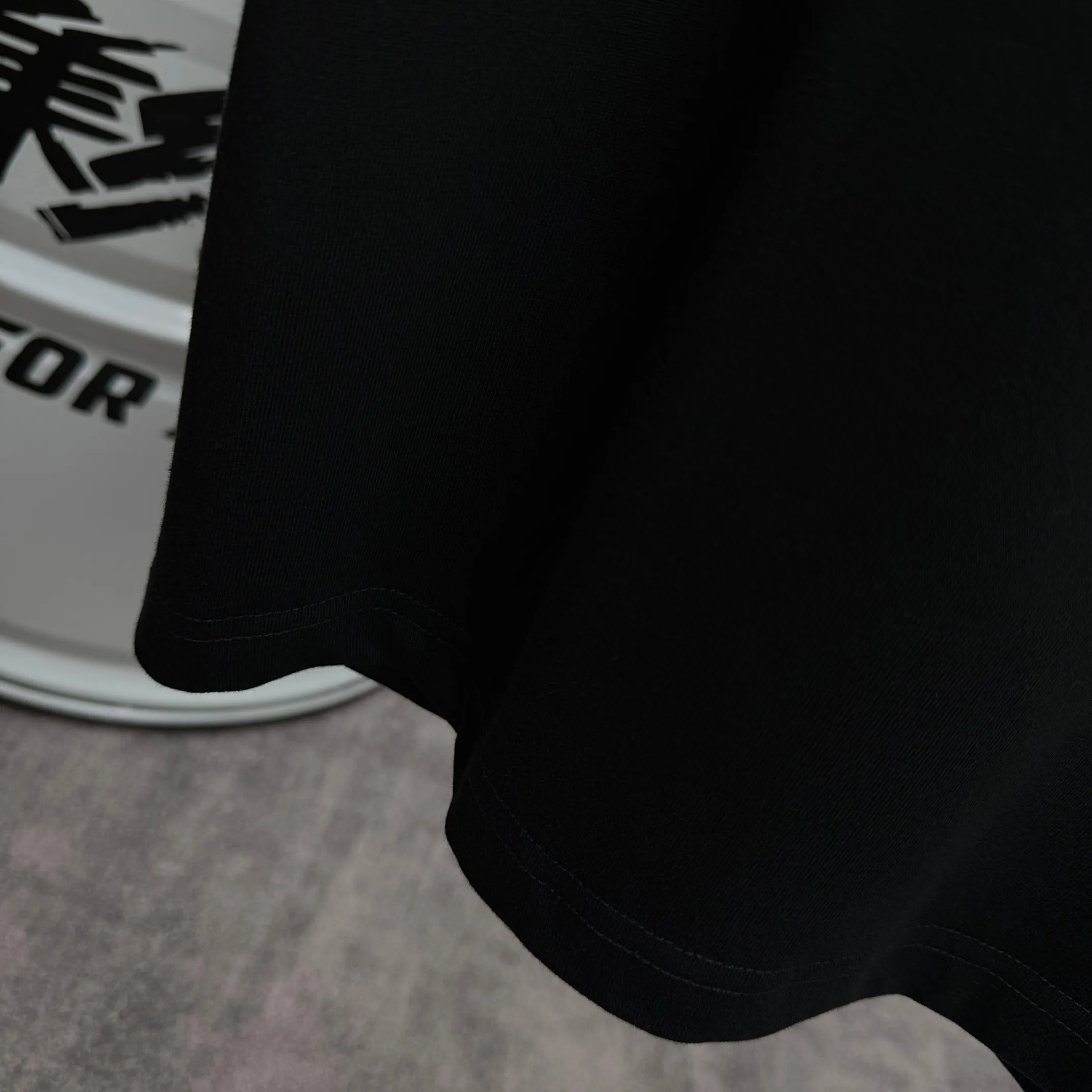 # 85 Alo*2026 spring and summer style Classic simple letter foaming technology Personalized logo Customized double yarn plain cotton fabric Short-sleeved T-shirt Men and women Same Style Color: Black White Angora Red Light Yellow Size: S (90-130 pounds) M (120-150 pounds) L (140-165 pounds) XL (160-180 pounds) XXL (180 kilograms)