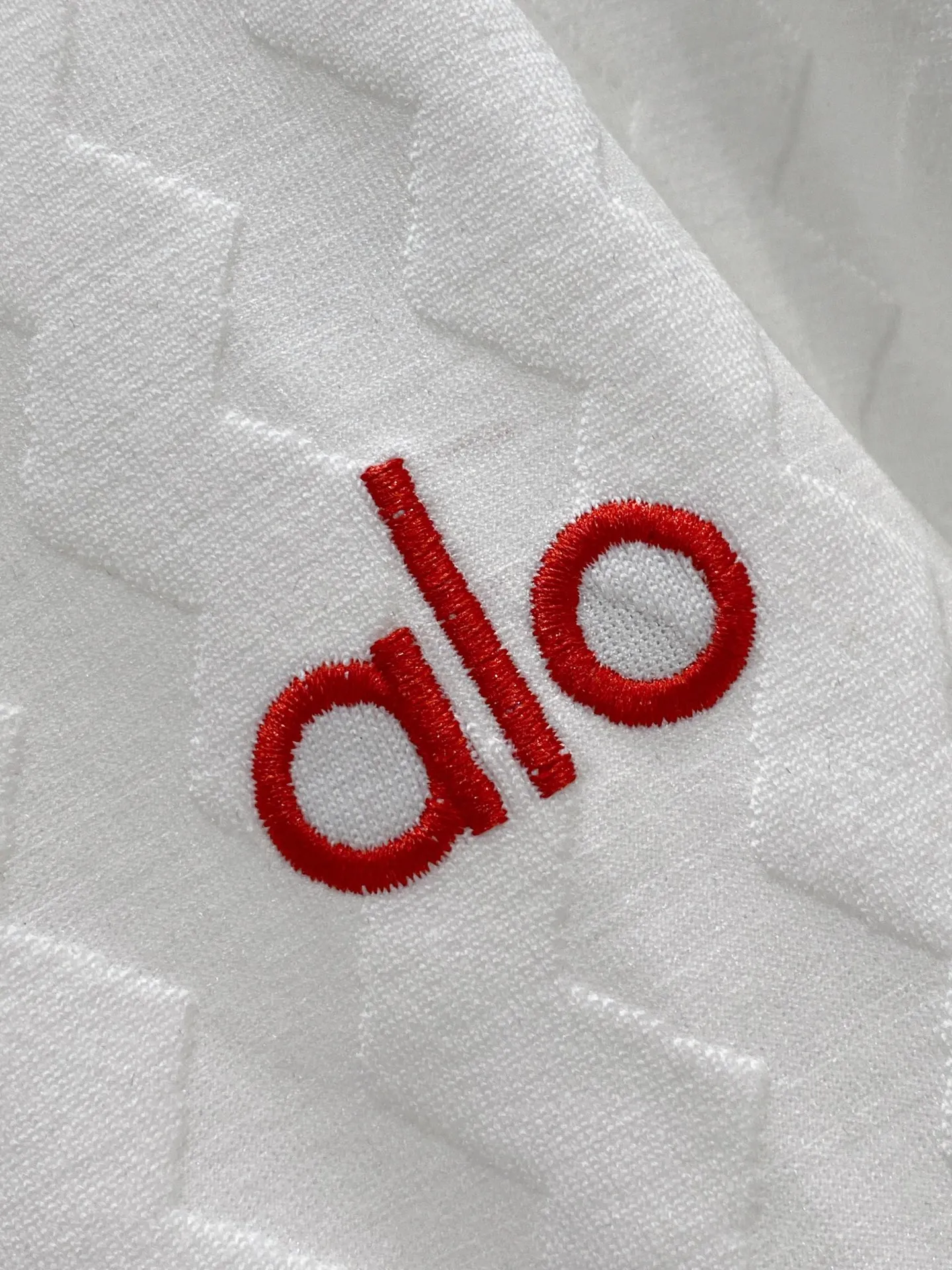 Alo Spring and Summer New Arrival Short Sleeve Embroidery Craft Sizes: M-3XL