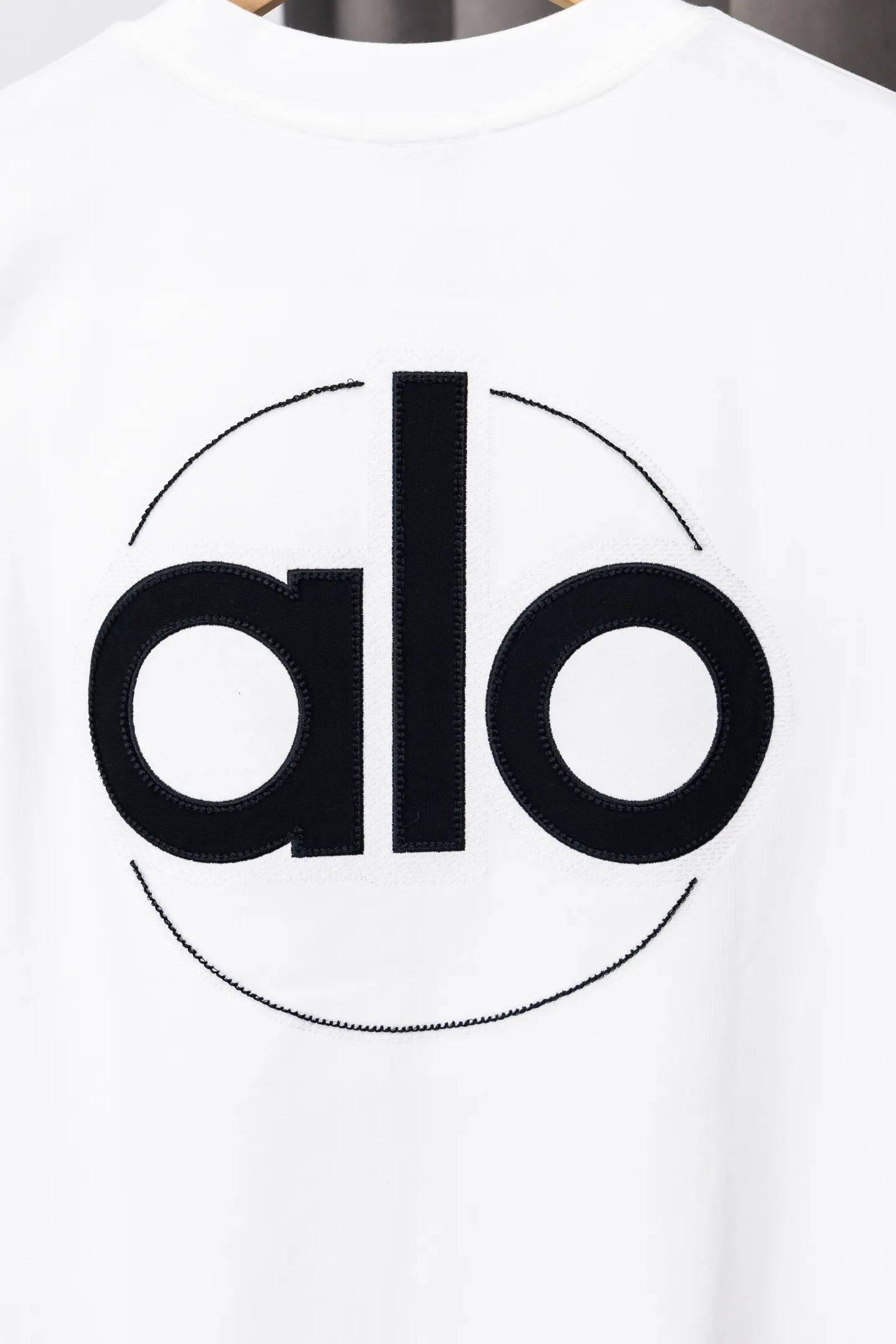 Y 051 《𝙉𝙚𝙬♈️alo》 41ss New Arrival T ， logo ， ， ， Versatile， Same Style。 : Black，White，Size:M ～XXL