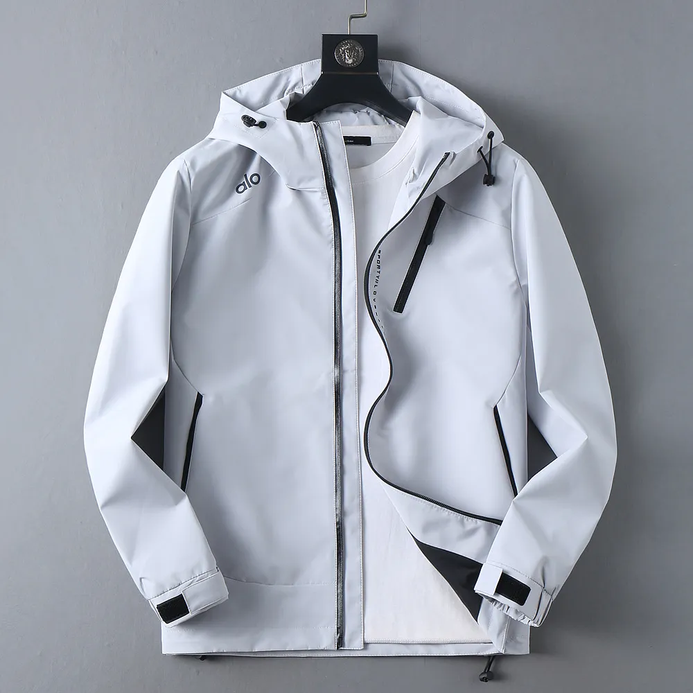 alo official website Same Style, complete with three labels, on sale in advance. 2026 Autumn and Winter New Arrival men's jacket, with Original three labels, Premium version. Customized fabrics at the counter. Breathable, high comfort, impeccable details, brand element design concept, reflecting high quality. It feels delicate and soft, presents a casual cut, and has a great upper body shape. Sizes: M～3XL