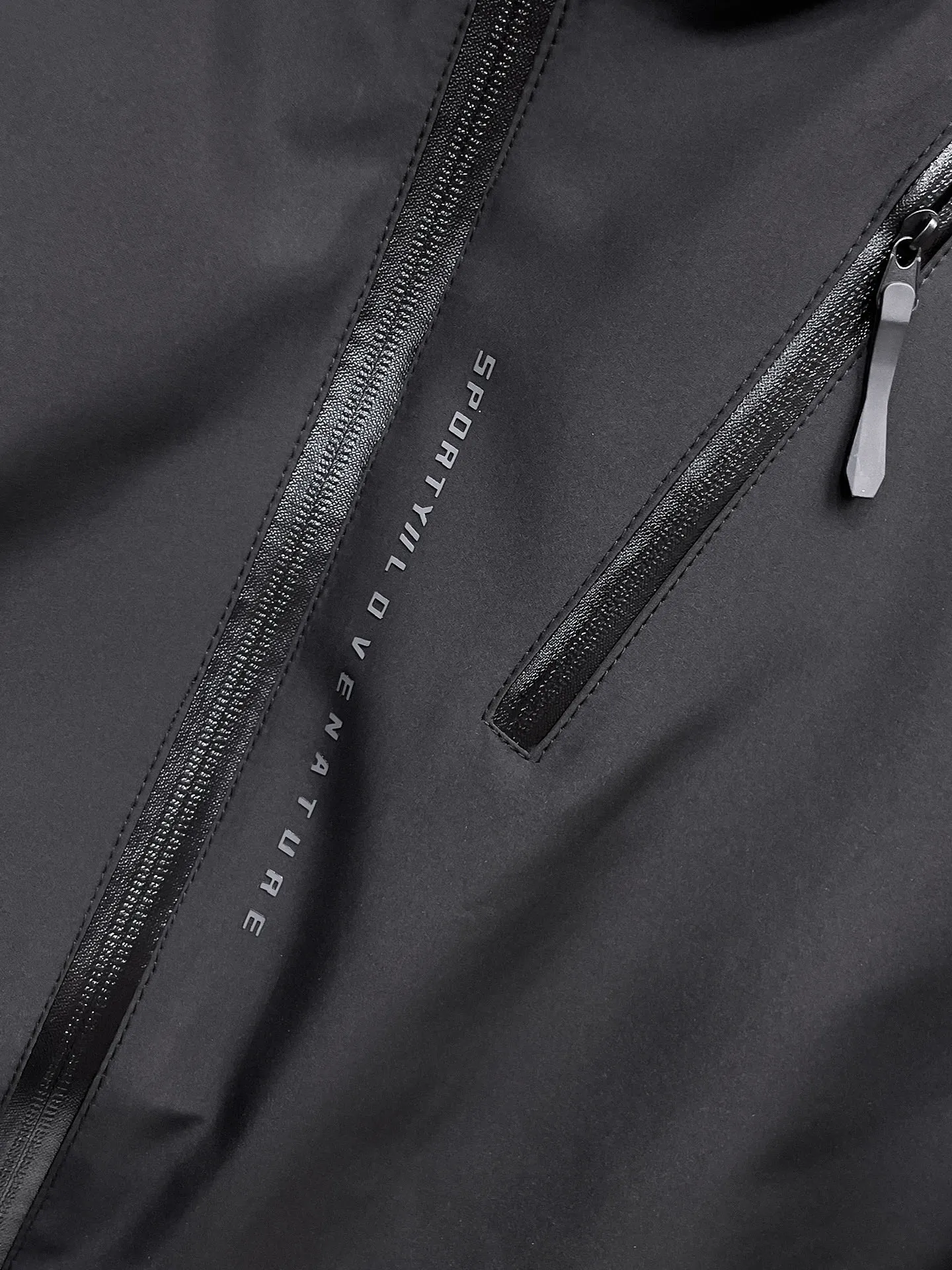 alo official website Same Style, complete with three labels, on sale in advance. 2026 Autumn and Winter New Arrival men's jacket, reversible Original with complete three labels. Premium version. Customized fabrics at the counter. Breathable, high comfort, impeccable details, brand element design concept, reflecting high quality. It feels delicate and soft, presents a casual cut, and has a great upper body shape. Sizes: M～3XL,
