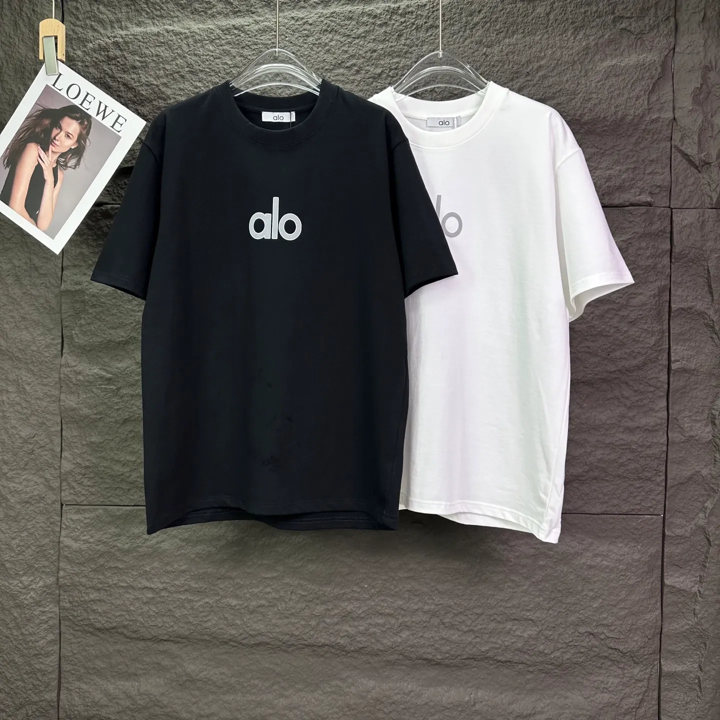 ALO 2026New Arrival 🧼 logo T Same Style Quality😘😘 Versatile T 👍 ：Black、White Size：S-XL