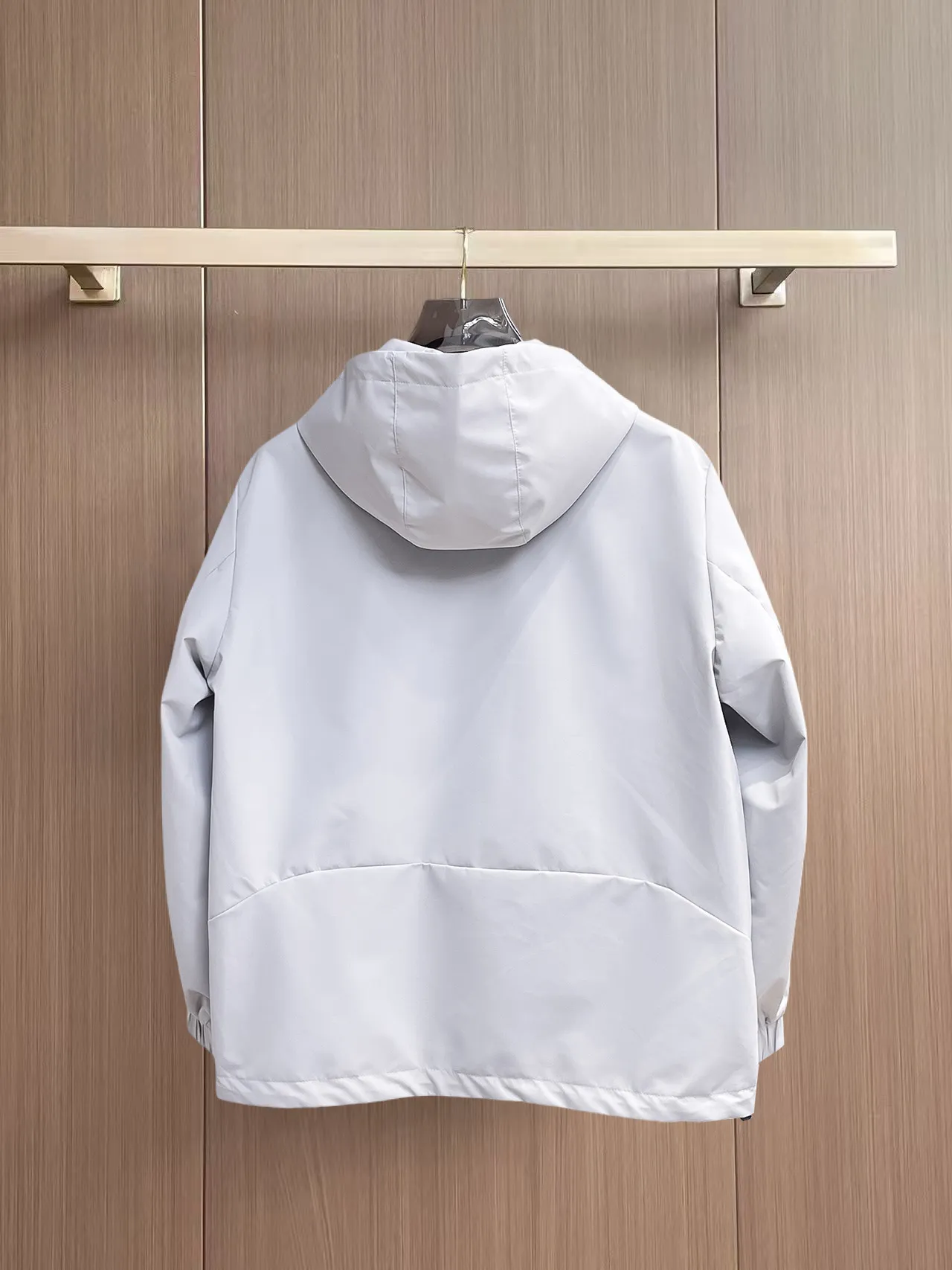 alo official website Same Style, complete with three labels, on sale in advance. 2026 Autumn and Winter New Arrival men's jacket, reversible Original with complete three labels. Premium version. Customized fabrics at the counter. Breathable, high comfort, impeccable details, brand element design concept, reflecting high quality. It feels delicate and soft, presents a casual cut, and has a great upper body shape. Sizes: M～3XL,