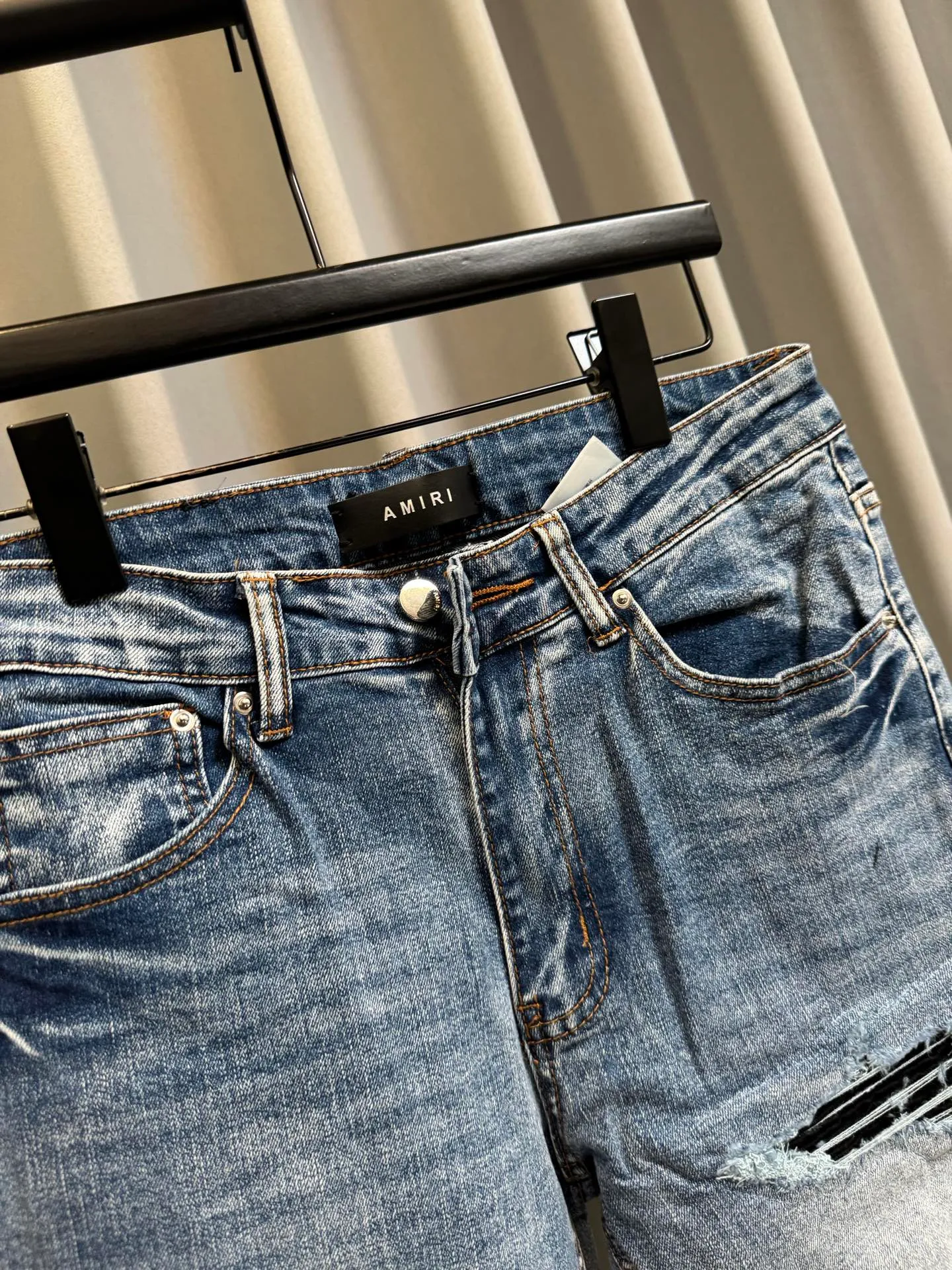 [High version] Amiri MX 1 26Ss letter hole patch slim fit washed jeans (blue) Size: 28 30 32 34 (s-xl)