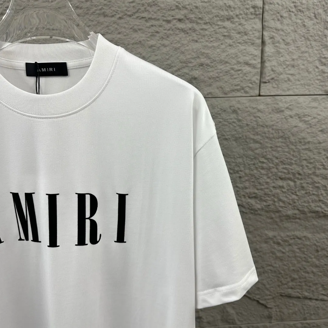 Amiri*Emile 2026 Early Spring and Summer New Arrival Customized plain cotton double yarn fabric Short-sleeved T-shirt Classic letter three-dimensional flocking technology Men and women Same Style Color: Black White Size: S (90-130 pounds) M (120-150 pounds) L (140-165 pounds) XL (160-180 pounds) XXL (180 pounds)