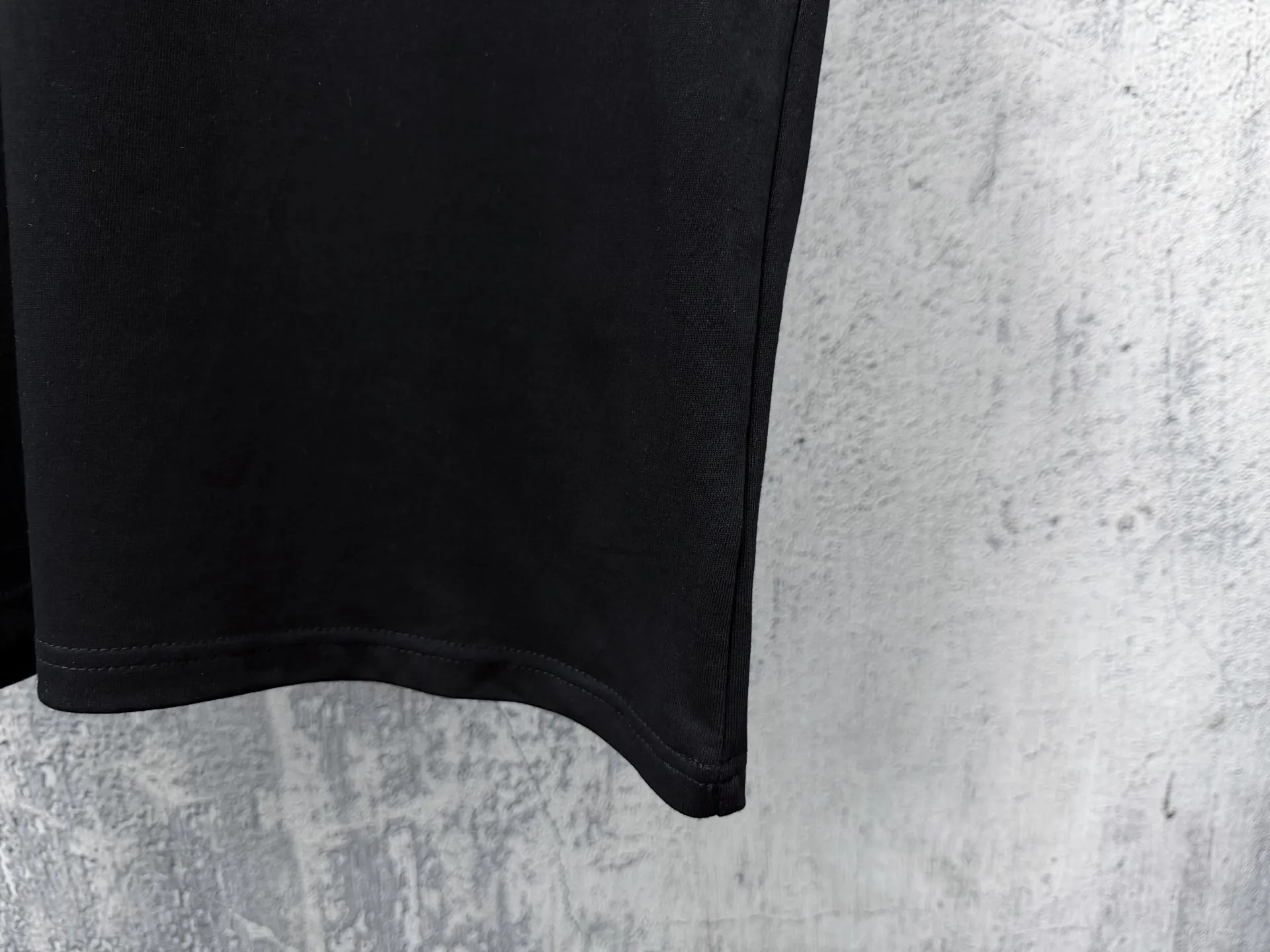 【AMIRI 】 26ss Logo Versatile ：Black White Size：S-XL