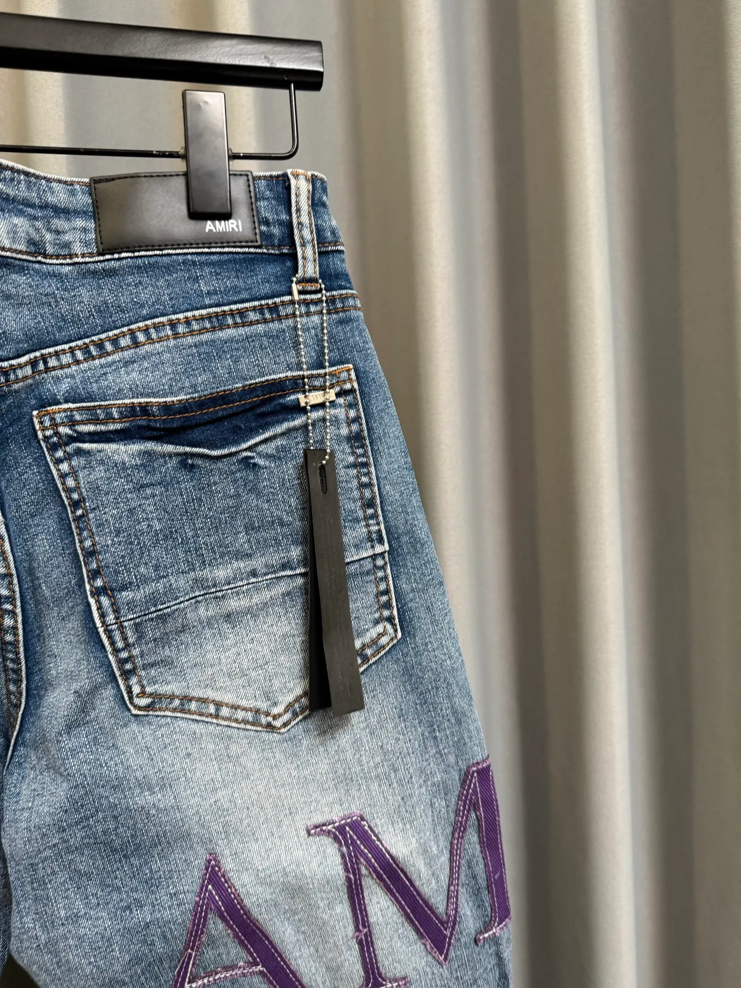 [High version] Amiri MX 1 26Ss letter hole patchwork leather slim fit washed jeans (blue) Size: 28 30 32 34 (s-xl)