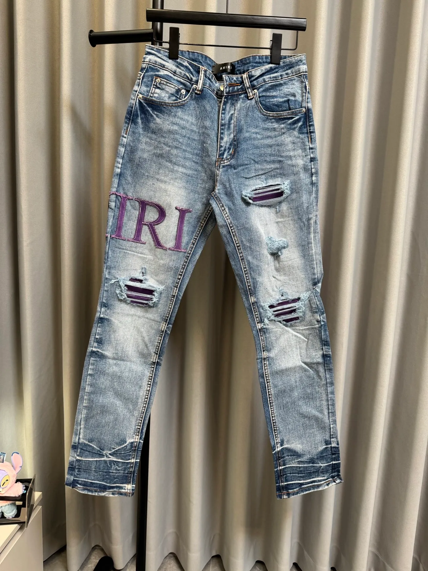 [High version] Amiri MX 1 26Ss letter hole patchwork leather slim fit washed jeans (blue) Size: 28 30 32 34 (s-xl)