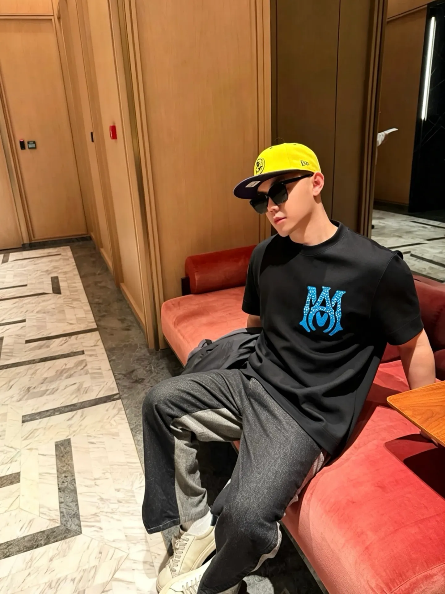 Upper body effect AMIRI simple letters Logo logo hot diamond round neck short sleeves