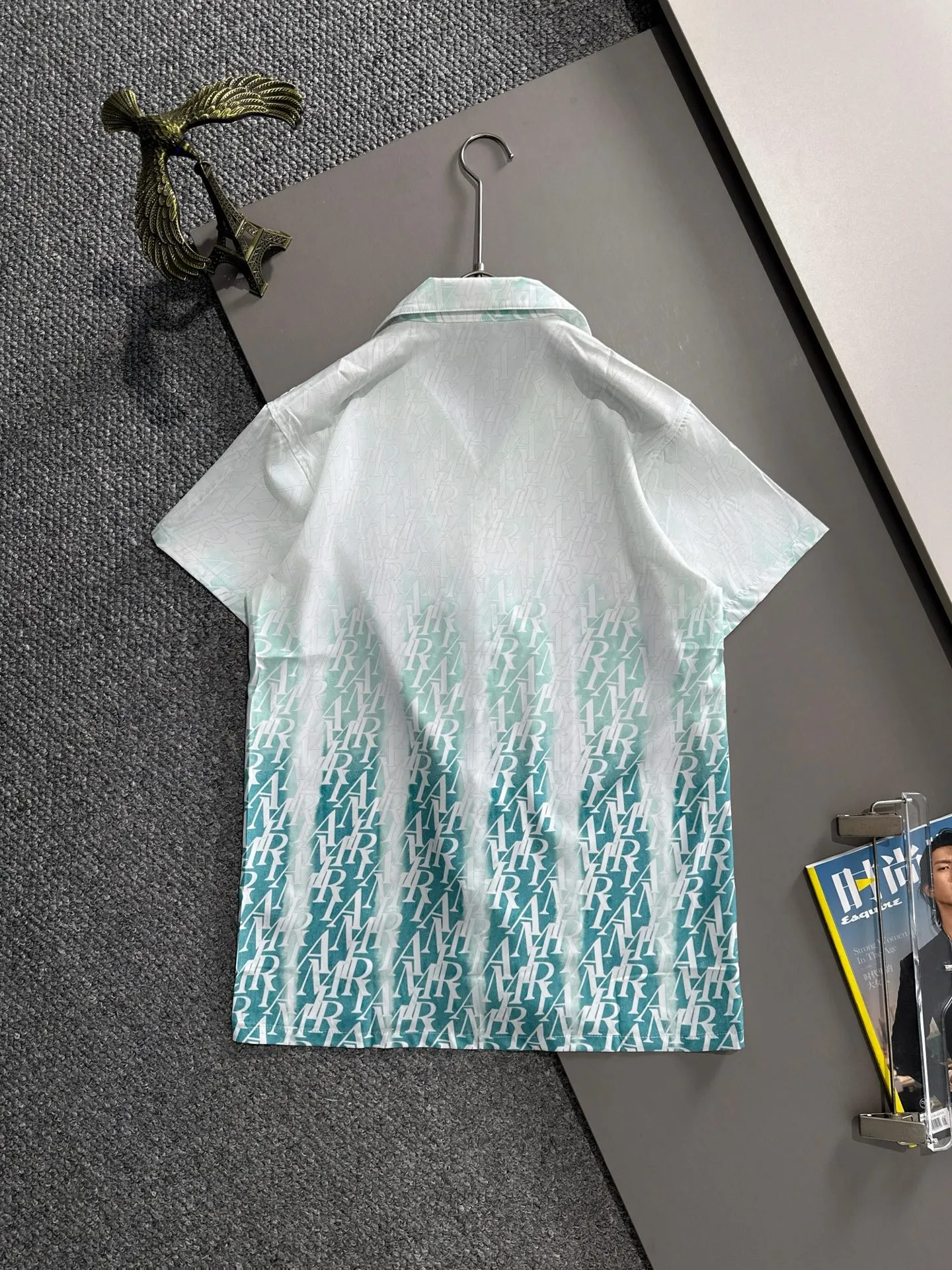 amiri 2026 Summer Classic LOGO design all-over printed shirt, light and thin cotton with full-body digital printing, made of high-quality polyester fiber fabric, carefully crafted into a standard version, Versatile style for leisure time! The Classic logo is very eye-catching, showing a sense of luxury and style, becoming the mainstream of Classic and never going out of style with a hint of elegance! Stunningly handsome Classic with dashing looks. Same Style for men and women. Sizes: M-3XL (Please note your height and weight when placing an order)
