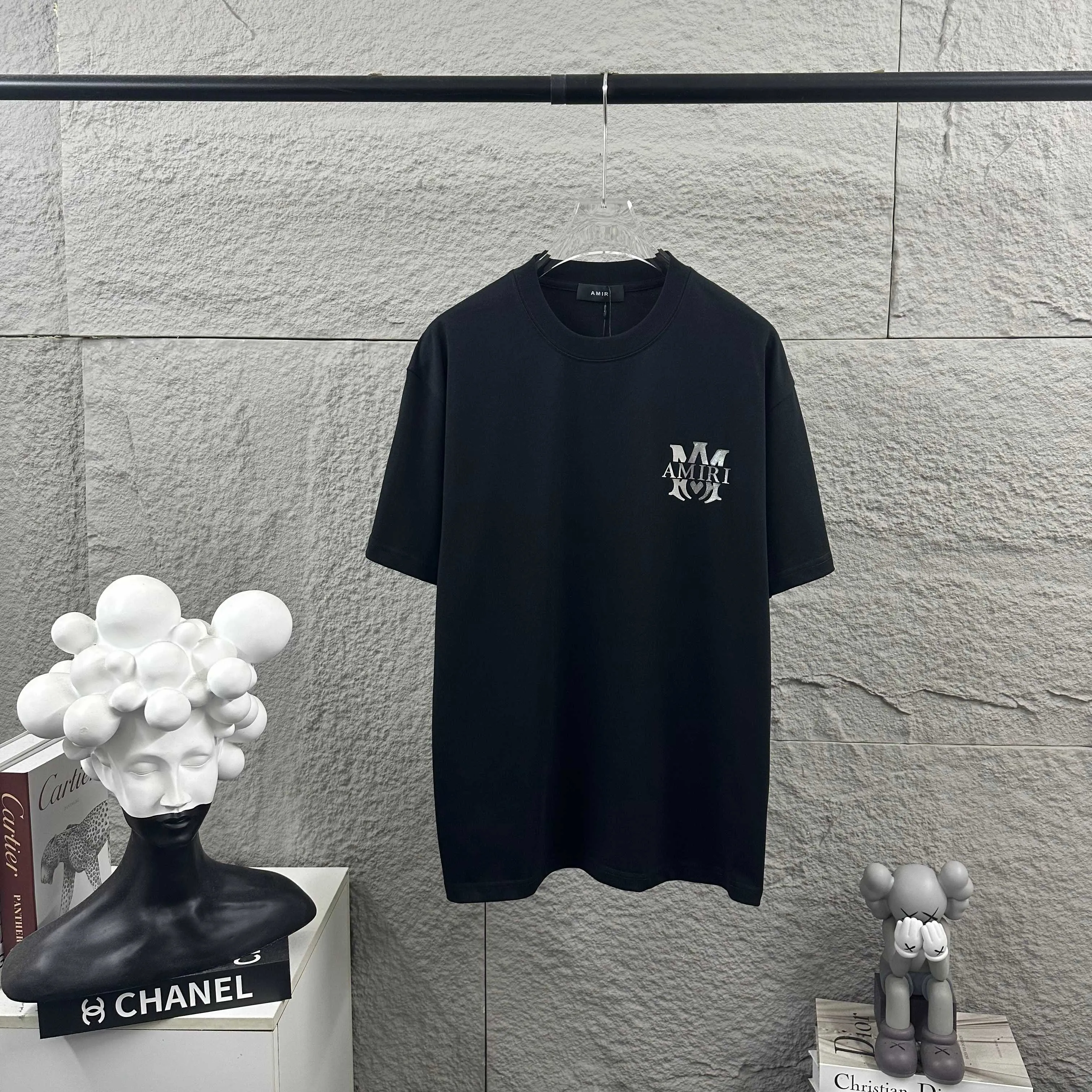 Amiri*Emile 2026 Early Spring and Summer New Arrival Customized plain cotton double yarn fabric Short-sleeved T-shirt Classic letter silvering process Men and women Same Style Color: Black White Size: S (90-130 pounds) M (120-150 pounds) L (140-165 pounds) XL (160-180 pounds) XXL (180 pounds)