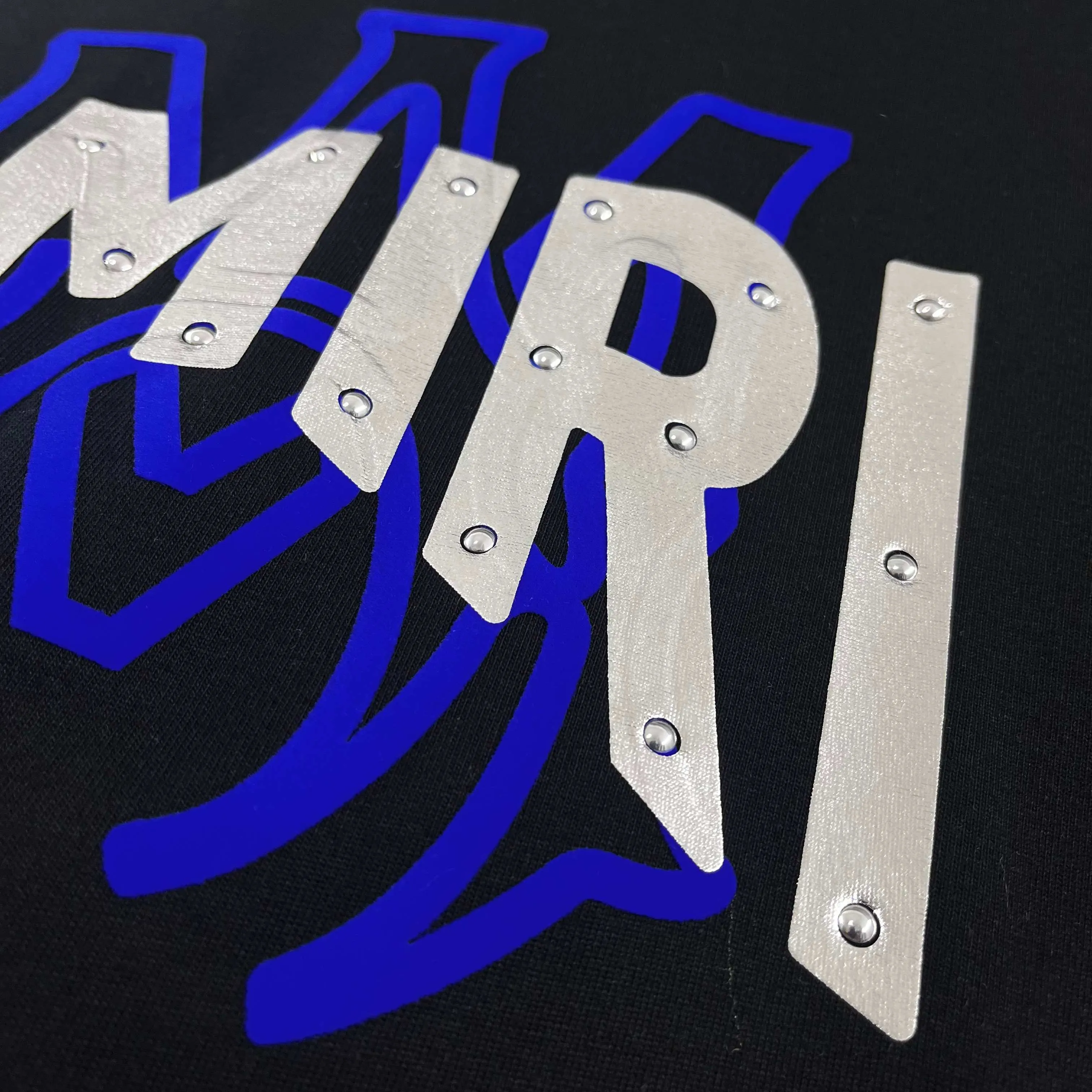 Amir*E*mir 2026 spring and summer New Arrival short-sleeved T-shirt Classic letters Silver silicone + flocking technology Customized plain cotton double yarn fabric Men and women Same Style Color: Black White Size: S (90-130 pounds) M (120-150 pounds) L (140-165 pounds) XL (160-180 pounds) XXL (180 pounds)