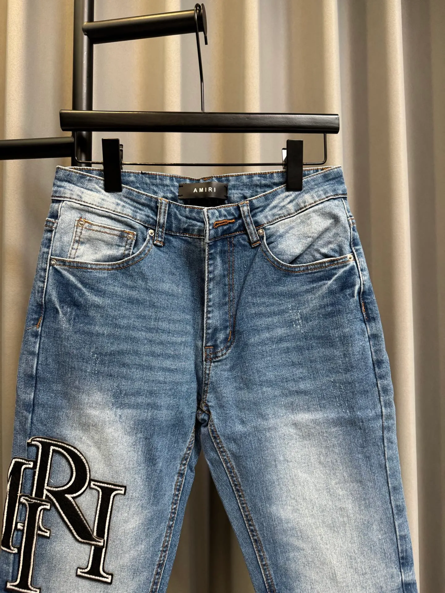 [High version] Amiri MX 1 26Ss letter hole embroidery slim fit washed jeans (Dark Blue) Size: 28 30 32 34 (s-xl)