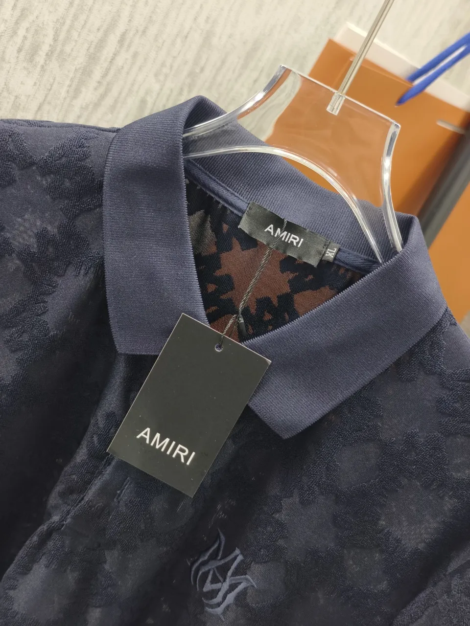 🌈🌈 AMIRI All-over presbyopia jacquard short-sleeved lapel short-sleeved polo shirt. Selected soft waxy terry cotton fabric, fluffy and skin-friendly, breathable and not sweaty. Customized fabrics are made of wafer cloth weaving and jacquard knitting technology. Straight-leg tailoring, smooth, comfortable upper body, Breathable, concave and convex three-dimensional, fashionable and casual wear. Color: Navy Blue Sizes:M-3XL