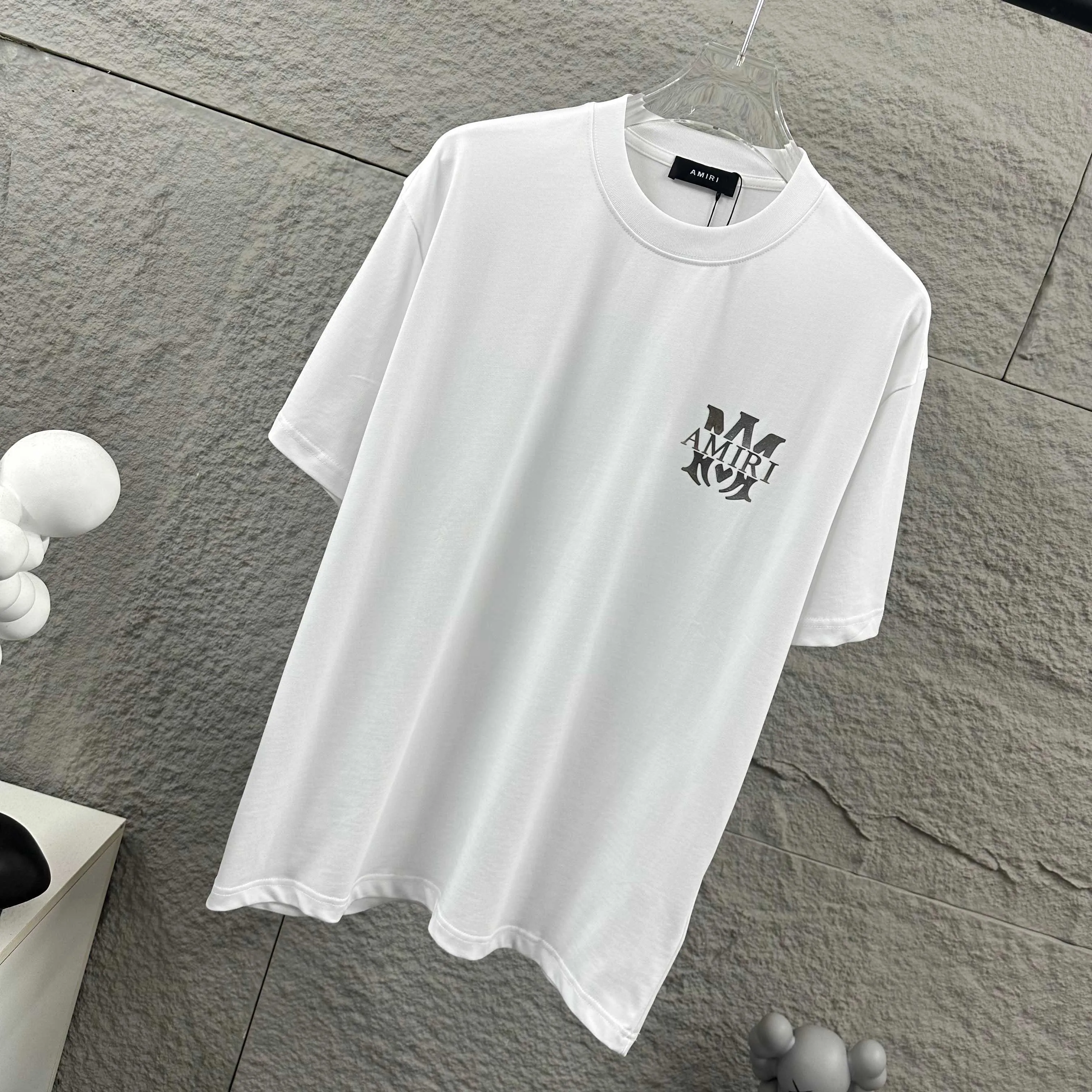 Amiri*Emile 2026 Early Spring and Summer New Arrival Customized plain cotton double yarn fabric Short-sleeved T-shirt Classic letter silvering process Men and women Same Style Color: Black White Size: S (90-130 pounds) M (120-150 pounds) L (140-165 pounds) XL (160-180 pounds) XXL (180 pounds)