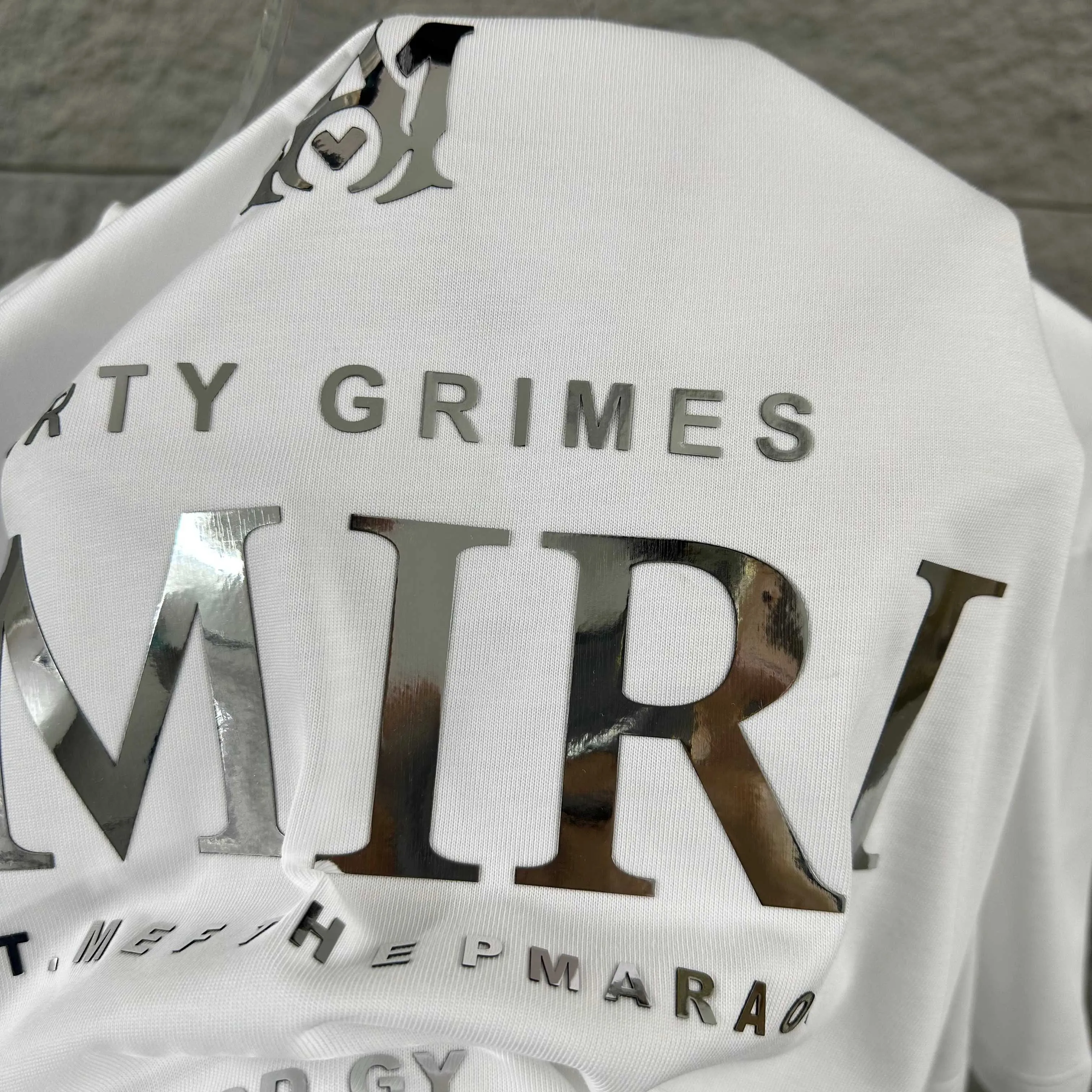 Amiri*Emile 2026 Early Spring and Summer New Arrival Customized plain cotton double yarn fabric Short-sleeved T-shirt Classic letter silvering process Men and women Same Style Color: Black White Size: S (90-130 pounds) M (120-150 pounds) L (140-165 pounds) XL (160-180 pounds) XXL (180 pounds)