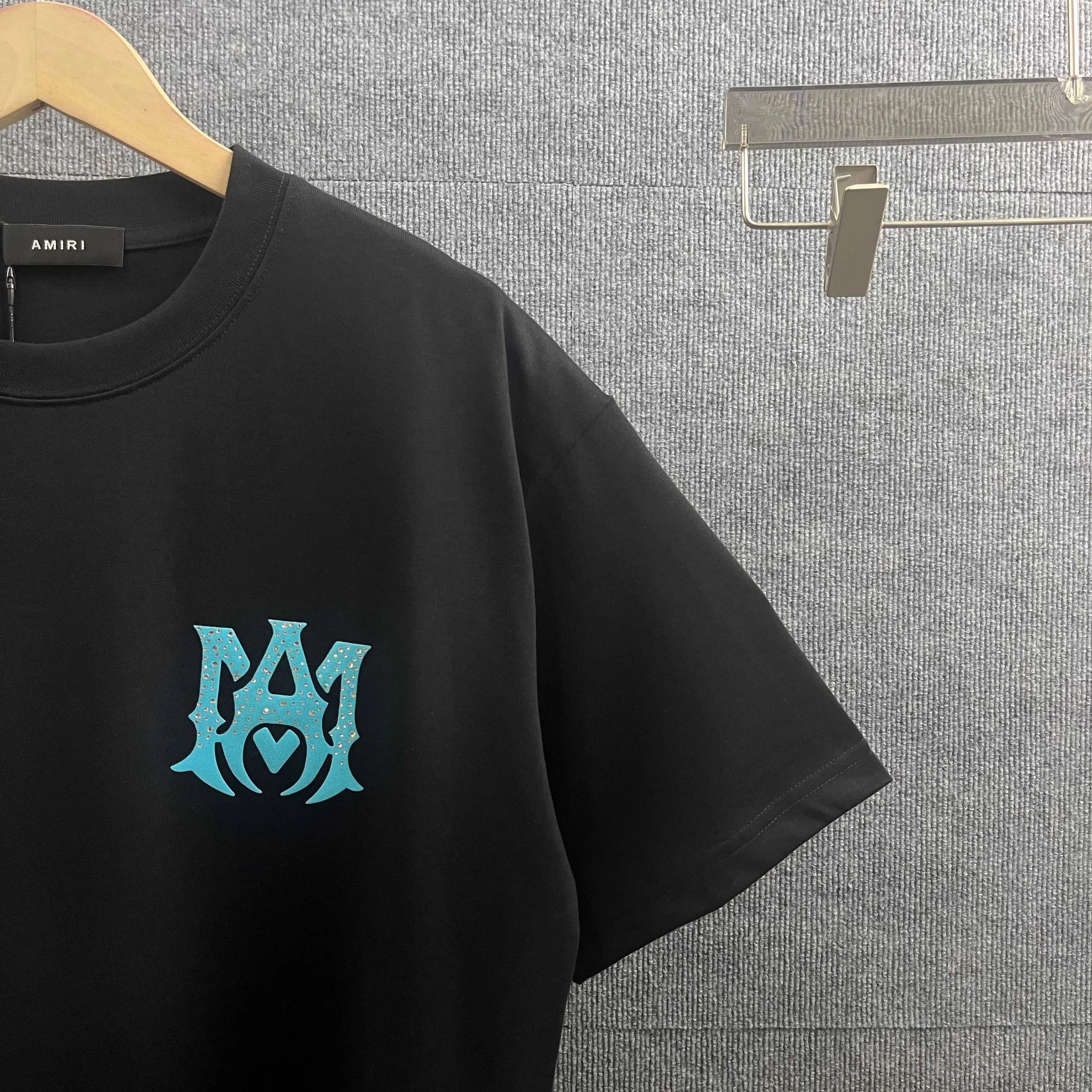 Ami* * 2026 New Arrival ＋logo T Same Style ：Black White Size： S （90-130 ） M （120-150 ） L （140-165 ） XL （160-180 ） XXL （180 ）