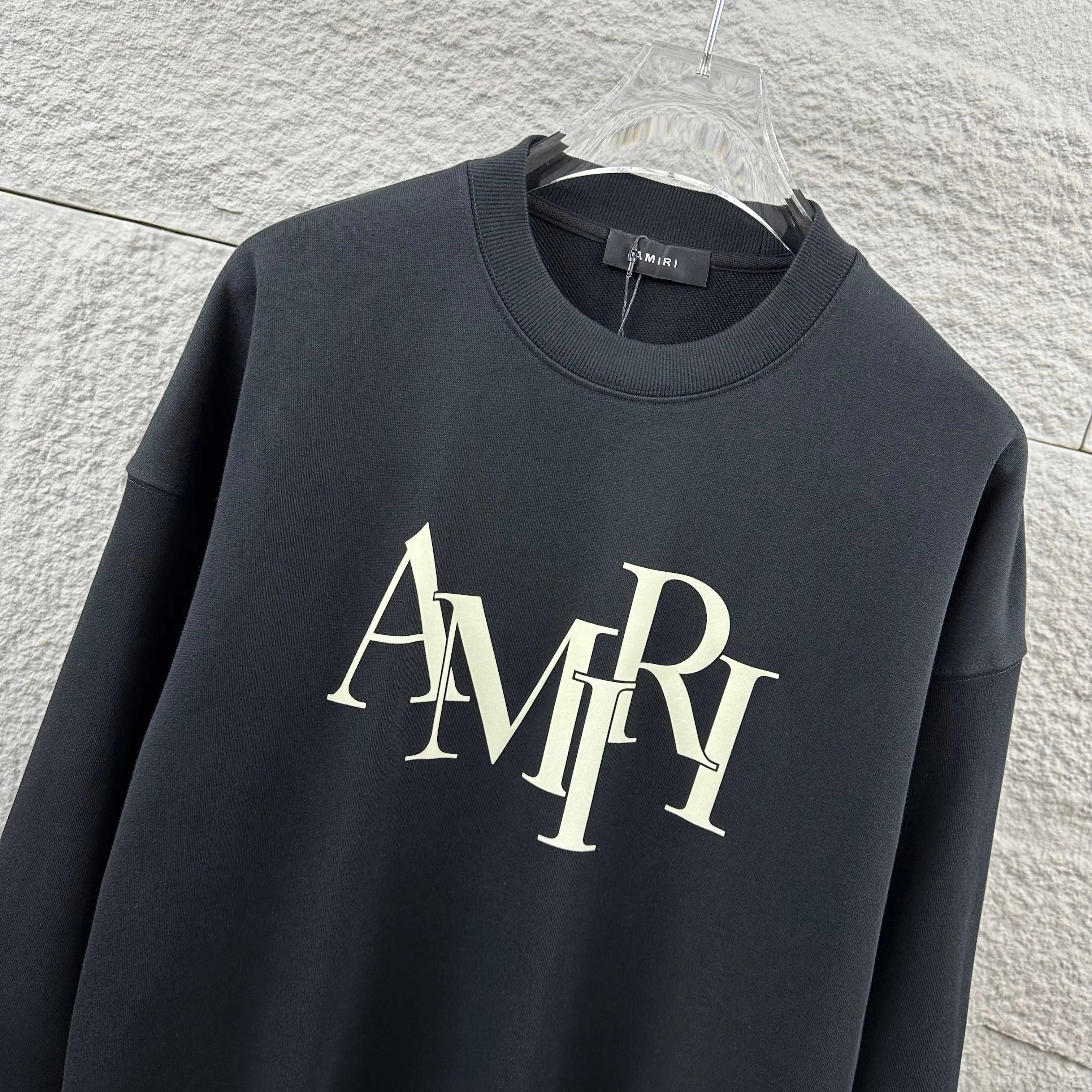 Amiri*Emile 2026 Early Autumn and Winter New Arrival Classic letter totem three-dimensional flocking technology Customized terry fabric Long-sleeved round neck sweatshirt Men and women Same Style Color: Black White Size: S (90-130 pounds) M (120-150 pounds) L (140-165 pounds) XL (160-180 pounds) XXL (180 pounds)