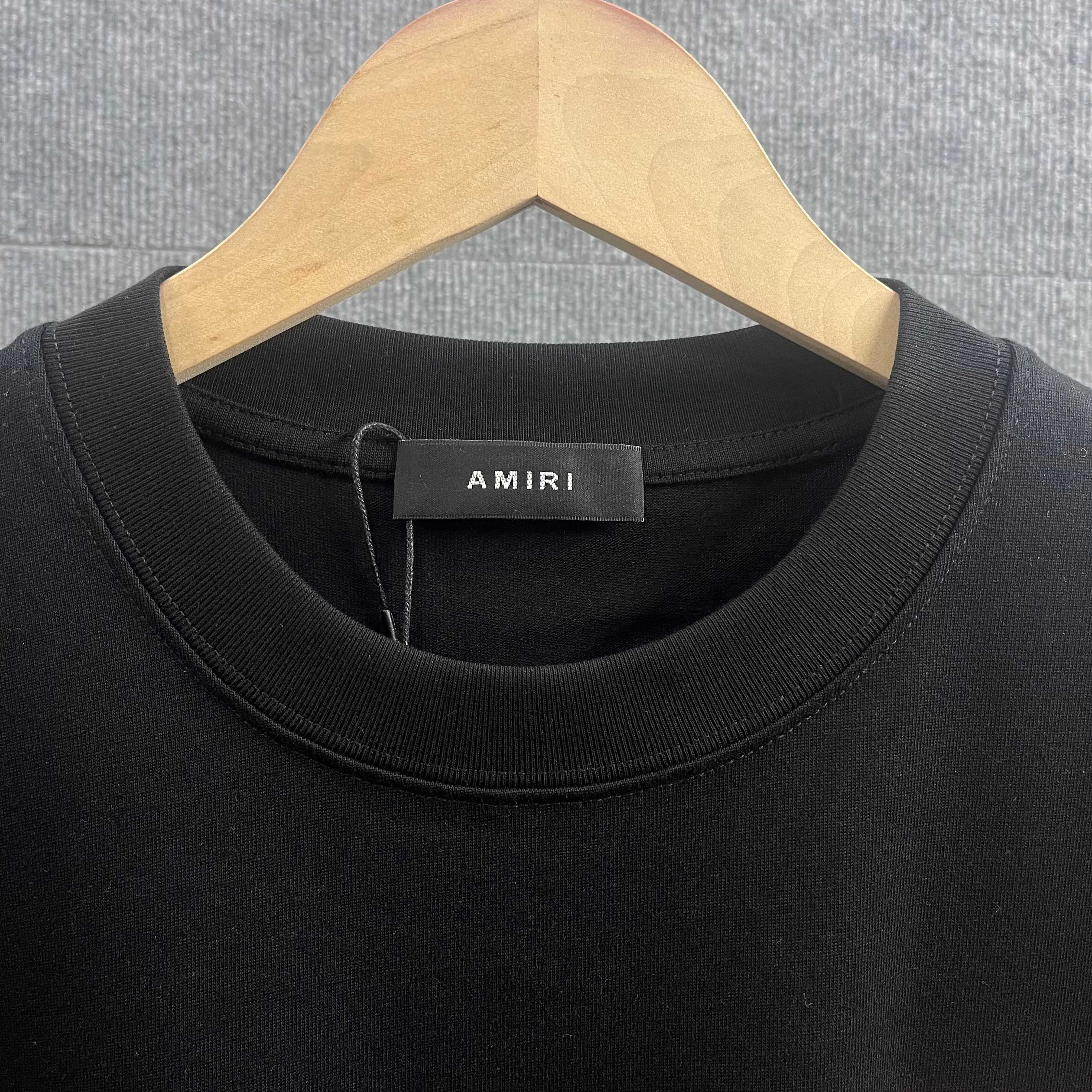 Ami* * 2026 New Arrival Classic T Same Style ：Black White Size： S （90-130 ） M （120-150 ） L （140-165 ） XL （160-180 ） XXL （180 ）