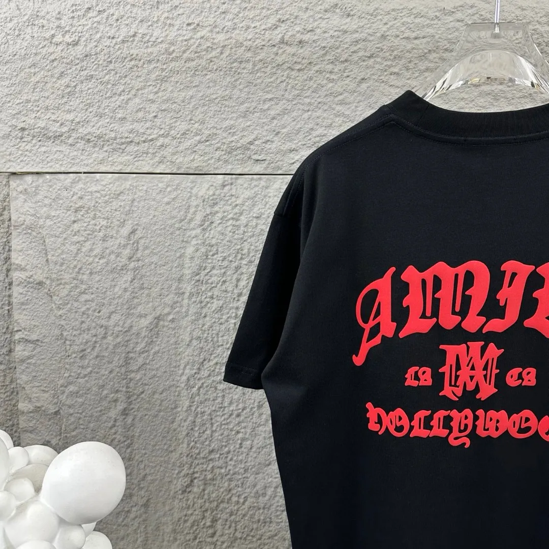 Amiri*Emile 2026 Early Spring and Summer New Arrival Customized plain cotton double yarn fabric Short-sleeved T-shirt Classic letter three-dimensional flocking technology Men and women Same Style Color: Black White Size: S (90-130 pounds) M (120-150 pounds) L (140-165 pounds) XL (160-180 pounds) XXL (180 pounds)
