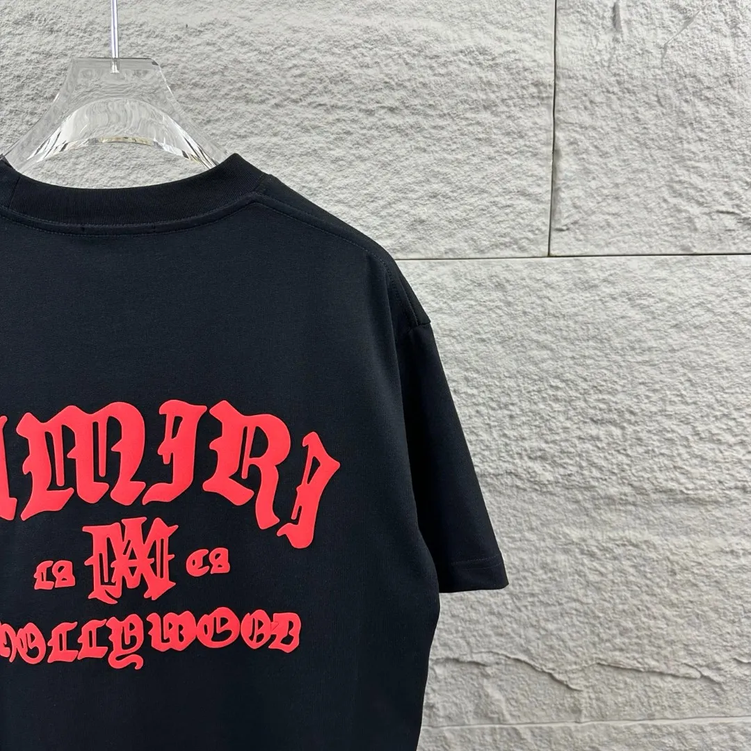Amiri*Emile 2026 Early Spring and Summer New Arrival Customized plain cotton double yarn fabric Short-sleeved T-shirt Classic letter three-dimensional flocking technology Men and women Same Style Color: Black White Size: S (90-130 pounds) M (120-150 pounds) L (140-165 pounds) XL (160-180 pounds) XXL (180 pounds)