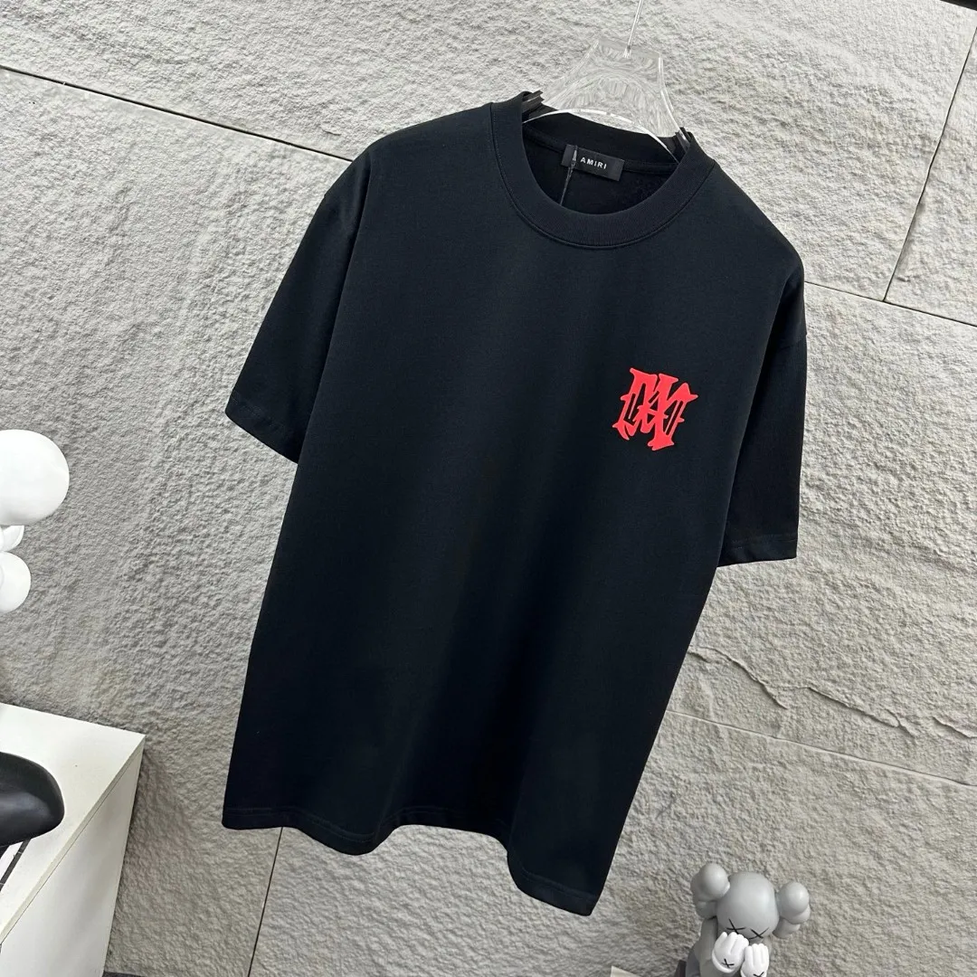 Amiri*Emile 2026 Early Spring and Summer New Arrival Customized plain cotton double yarn fabric Short-sleeved T-shirt Classic letter three-dimensional flocking technology Men and women Same Style Color: Black White Size: S (90-130 pounds) M (120-150 pounds) L (140-165 pounds) XL (160-180 pounds) XXL (180 pounds)