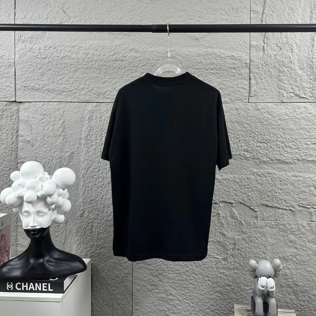 Amiri*Emile 2026 Early Spring and Summer New Arrival Customized plain cotton double yarn fabric Short-sleeved T-shirt Classic letter pyrography process Men and women Same Style Color: Black White Size: S (90-130 pounds) M (120-150 pounds) L (140-165 pounds) XL (160-180 pounds) XXL (180 pounds)