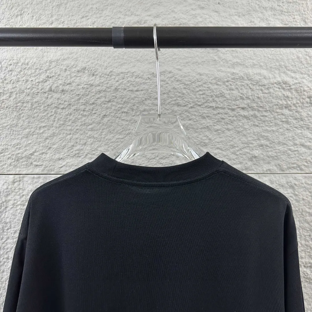 Amiri*Emile 2026 Early Spring and Summer New Arrival Customized plain cotton double yarn fabric Short-sleeved T-shirt Classic letter pyrography process Men and women Same Style Color: Black White Size: S (90-130 pounds) M (120-150 pounds) L (140-165 pounds) XL (160-180 pounds) XXL (180 pounds)