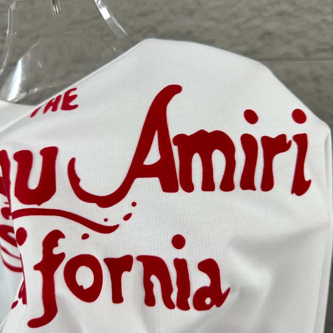 Amiri*Emile 2026 Early Spring and Summer New Arrival Customized plain cotton double yarn fabric Short-sleeved T-shirt Classic letter three-dimensional flocking technology Men and women Same Style Color: Black White Size: S (90-130 pounds) M (120-150 pounds) L (140-165 pounds) XL (160-180 pounds) XXL (180 pounds)