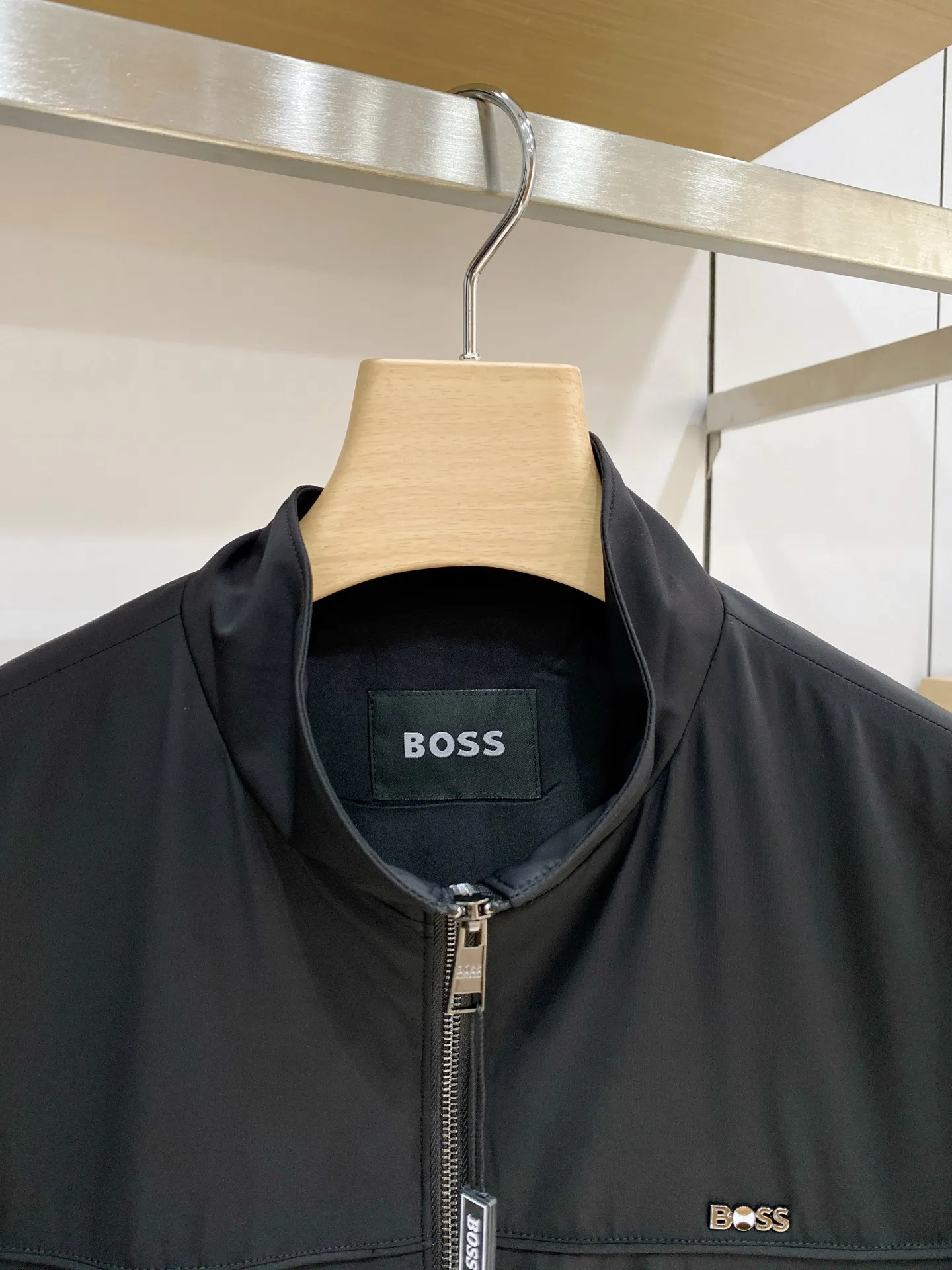 BOSS ：Classic ， ， ， ， ， ， 。 ： ， ， ， ， Lightweight 。 ： 、Navy Blue、 ， ， ， 、 、 。 ： ， ； ， ； ， ， Quality。 Sizes：M‑4XL