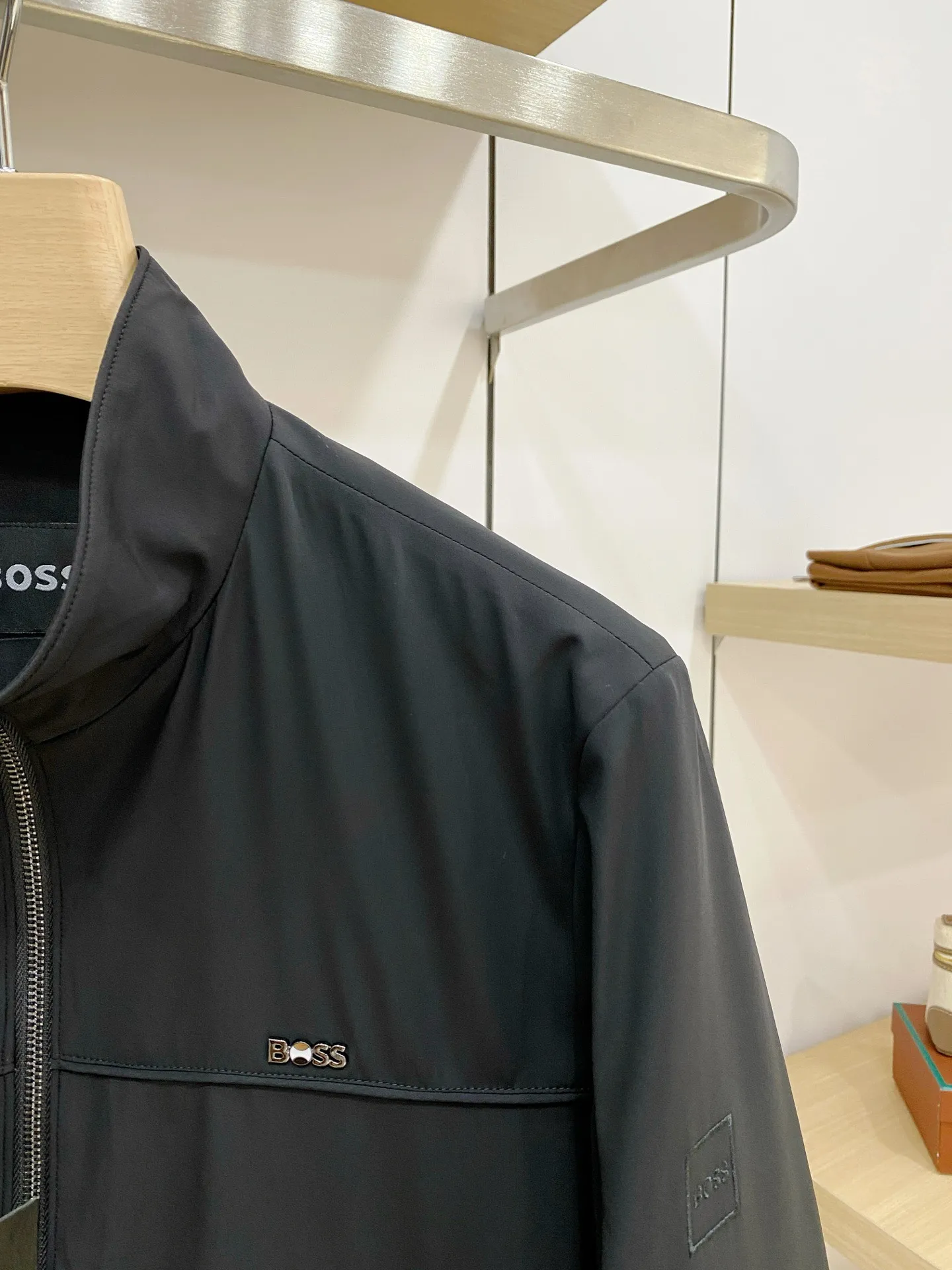 BOSS ：Classic ， ， ， ， ， ， 。 ： ， ， ， ， Lightweight 。 ： 、Navy Blue、 ， ， ， 、 、 。 ： ， ； ， ； ， ， Quality。 Sizes：M‑4XL