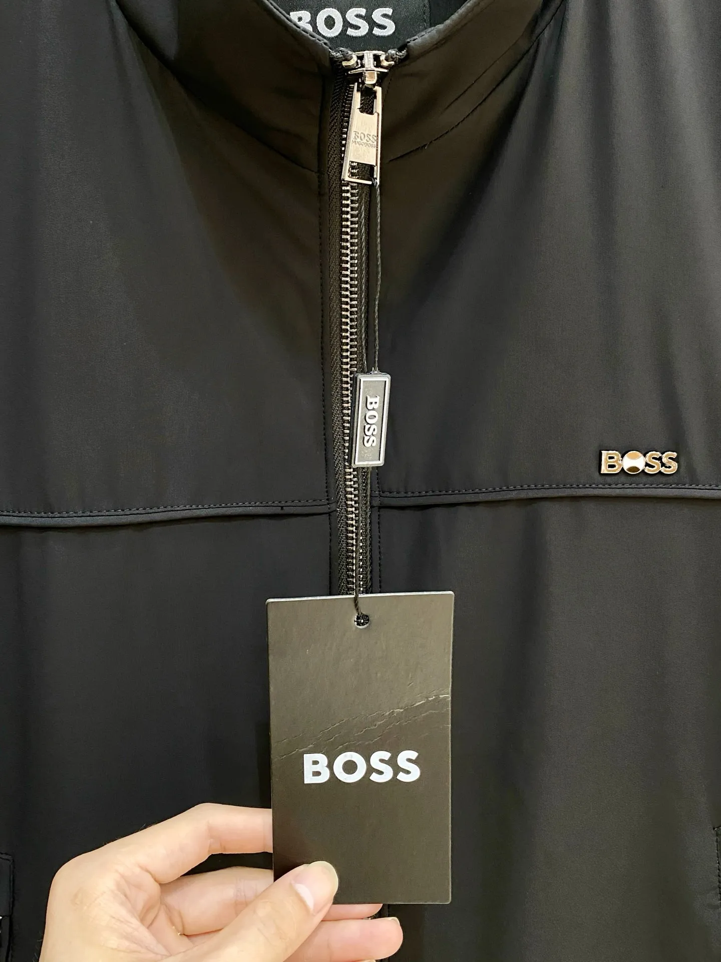 BOSS ：Classic ， ， ， ， ， ， 。 ： ， ， ， ， Lightweight 。 ： 、Navy Blue、 ， ， ， 、 、 。 ： ， ； ， ； ， ， Quality。 Sizes：M‑4XL