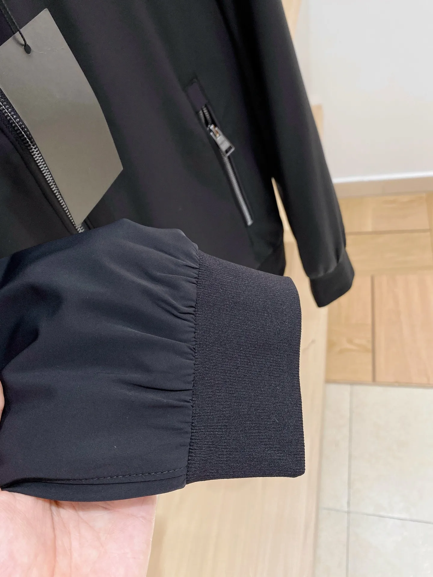 BOSS ：Classic ， ， ， ， ， ， 。 ： ， ， ， ， Lightweight 。 ： 、Navy Blue、 ， ， ， 、 、 。 ： ， ； ， ； ， ， Quality。 Sizes：M‑4XL