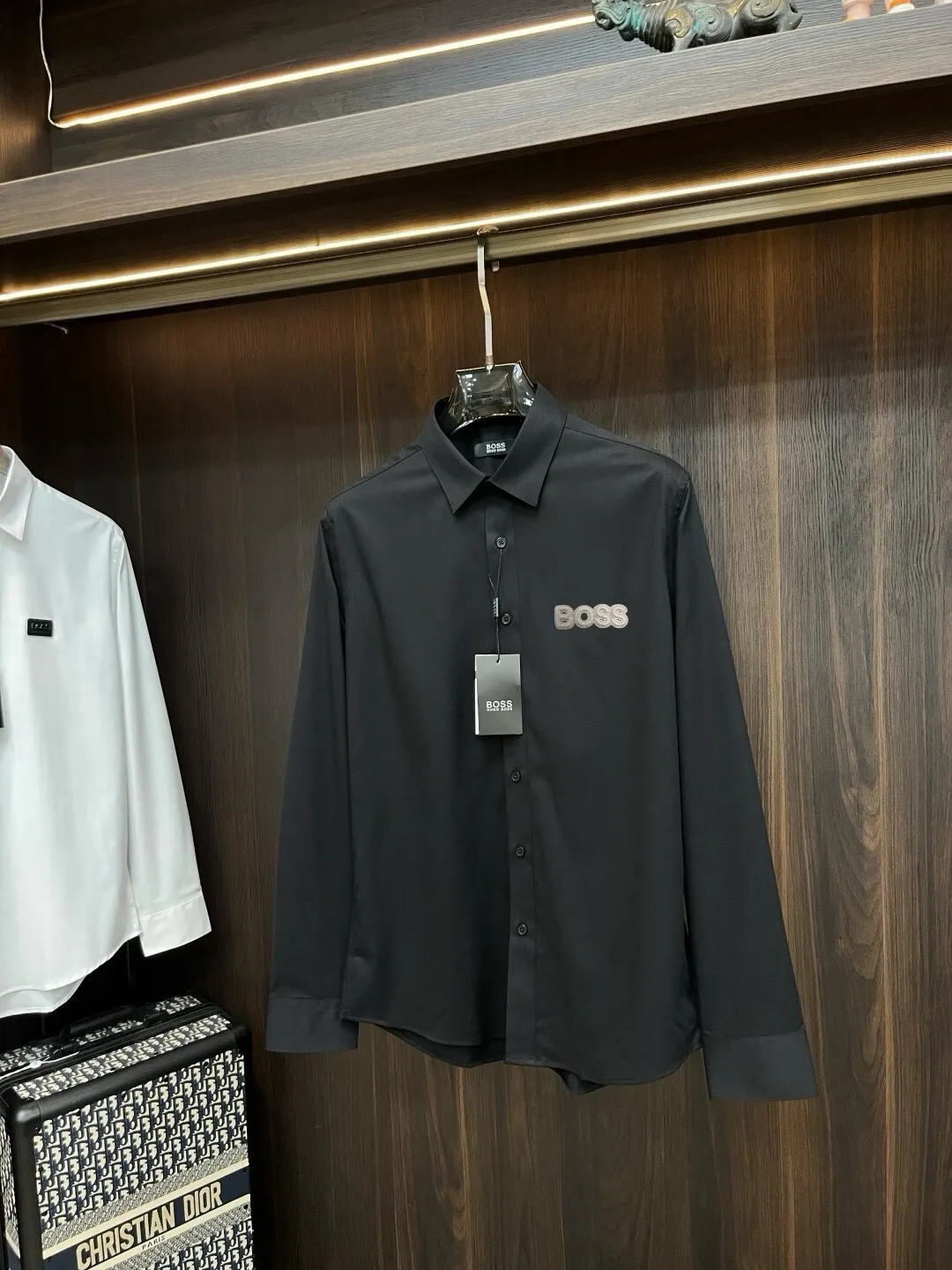 ⚜️BOSS ， ， ， 、 。 。 。Premium 。 ：Black、White ：38—44（M—4XL）