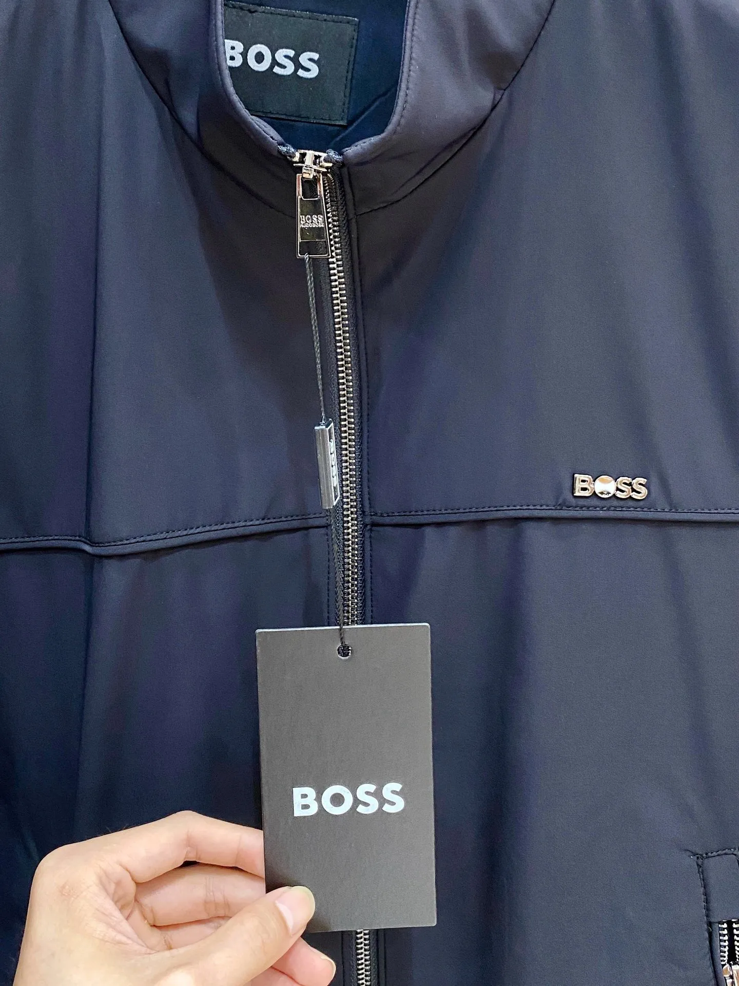BOSS ：Classic ， ， ， ， ， ， 。 ： ， ， ， ， Lightweight 。 ： 、Navy Blue、 ， ， ， 、 、 。 ： ， ； ， ； ， ， Quality。 Sizes：M‑4XL