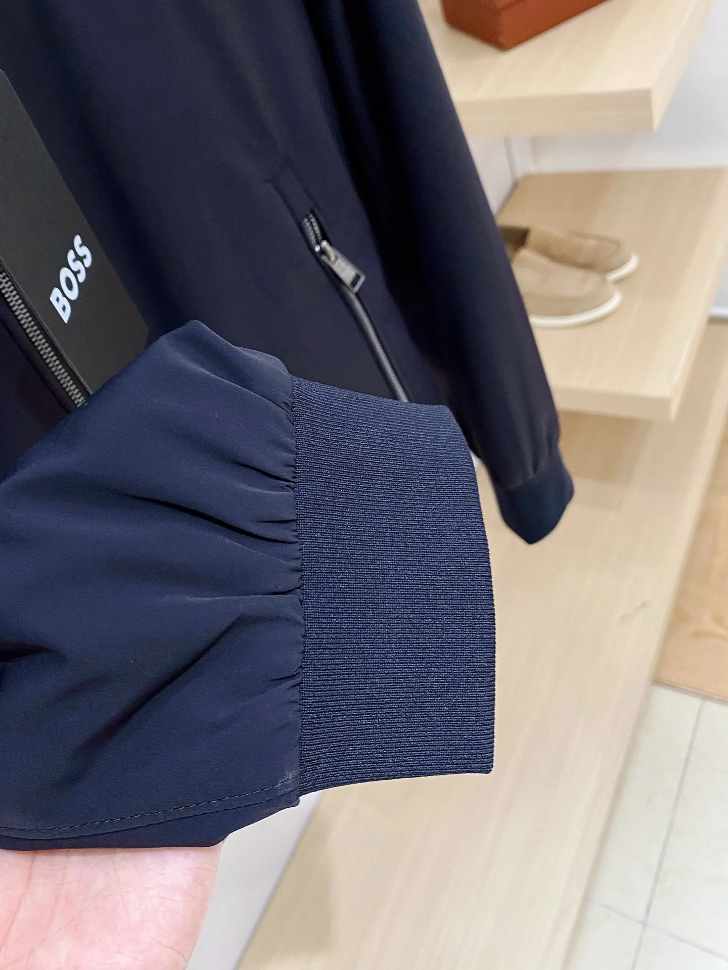 BOSS ：Classic ， ， ， ， ， ， 。 ： ， ， ， ， Lightweight 。 ： 、Navy Blue、 ， ， ， 、 、 。 ： ， ； ， ； ， ， Quality。 Sizes：M‑4XL