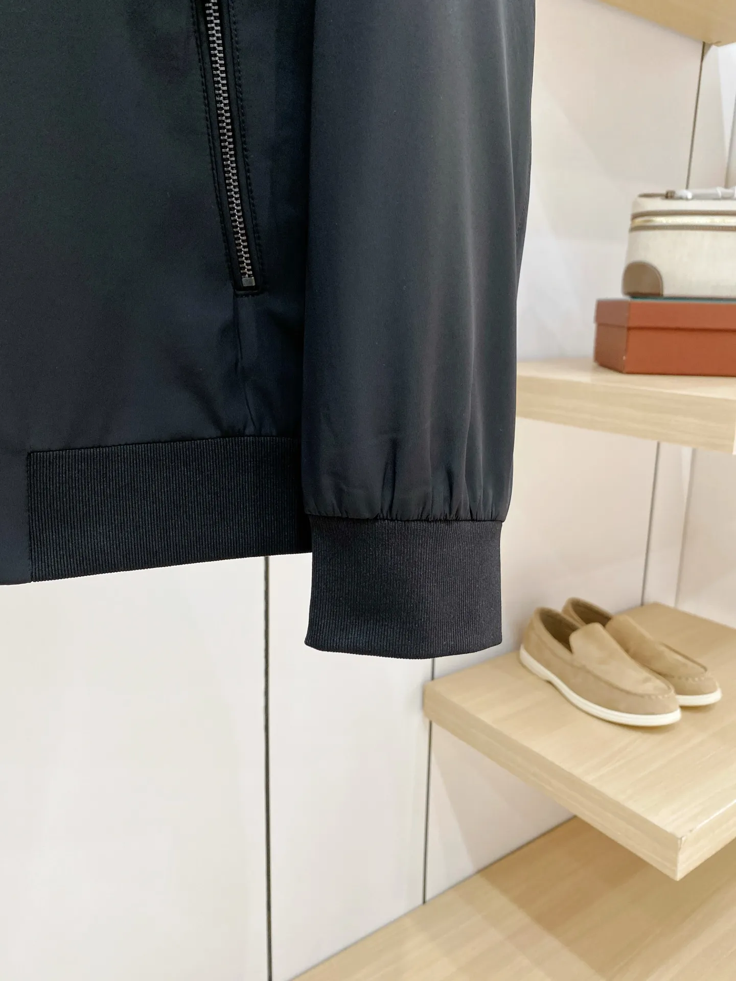 BOSS ：Classic ， ， ， ， ， ， 。 ： ， ， ， ， Lightweight 。 ： 、Navy Blue、 ， ， ， 、 、 。 ： ， ； ， ； ， ， Quality。 Sizes：M‑4XL